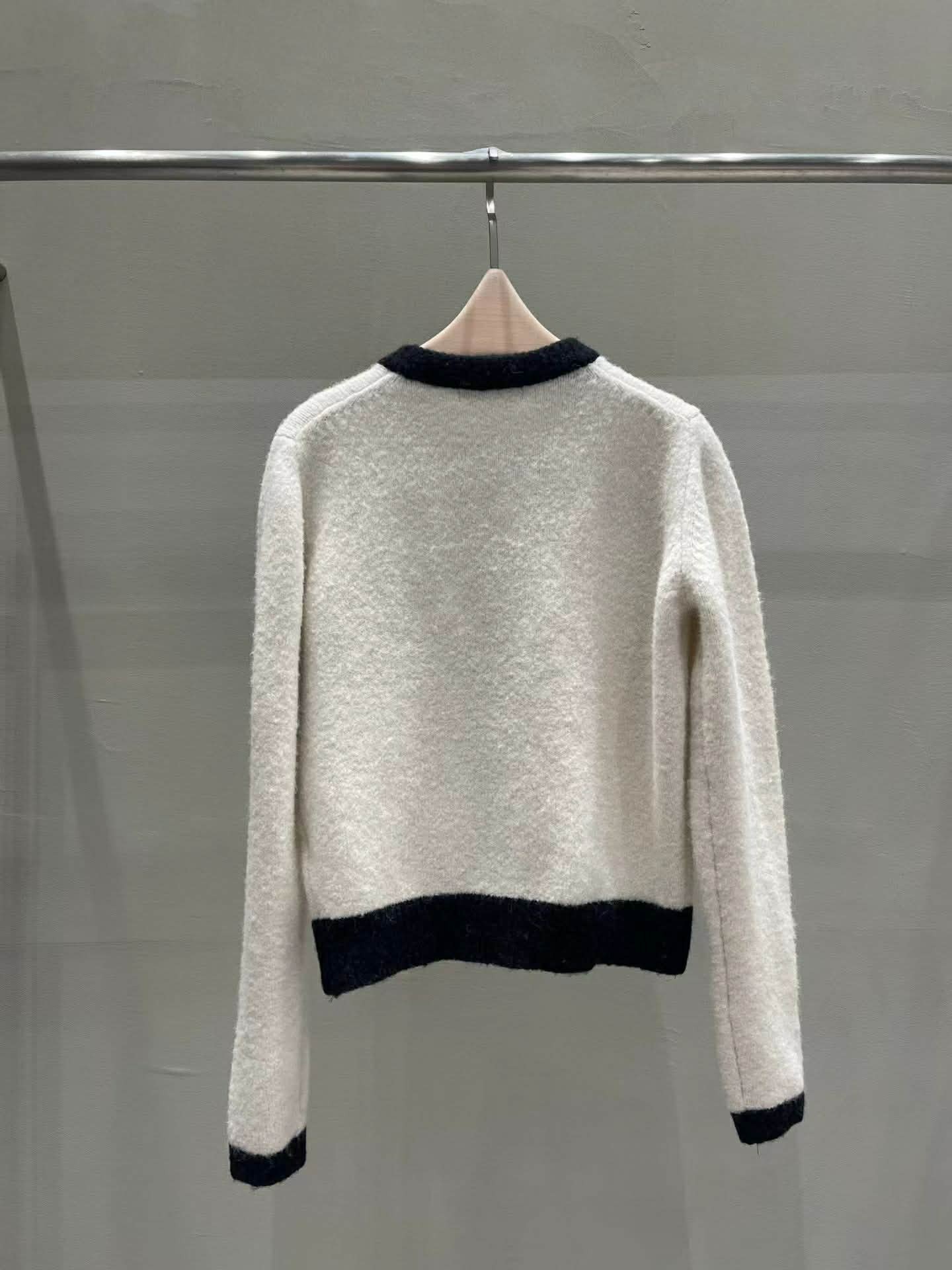 FN25 羊駝毛黑邊金扣小香風開襟衫