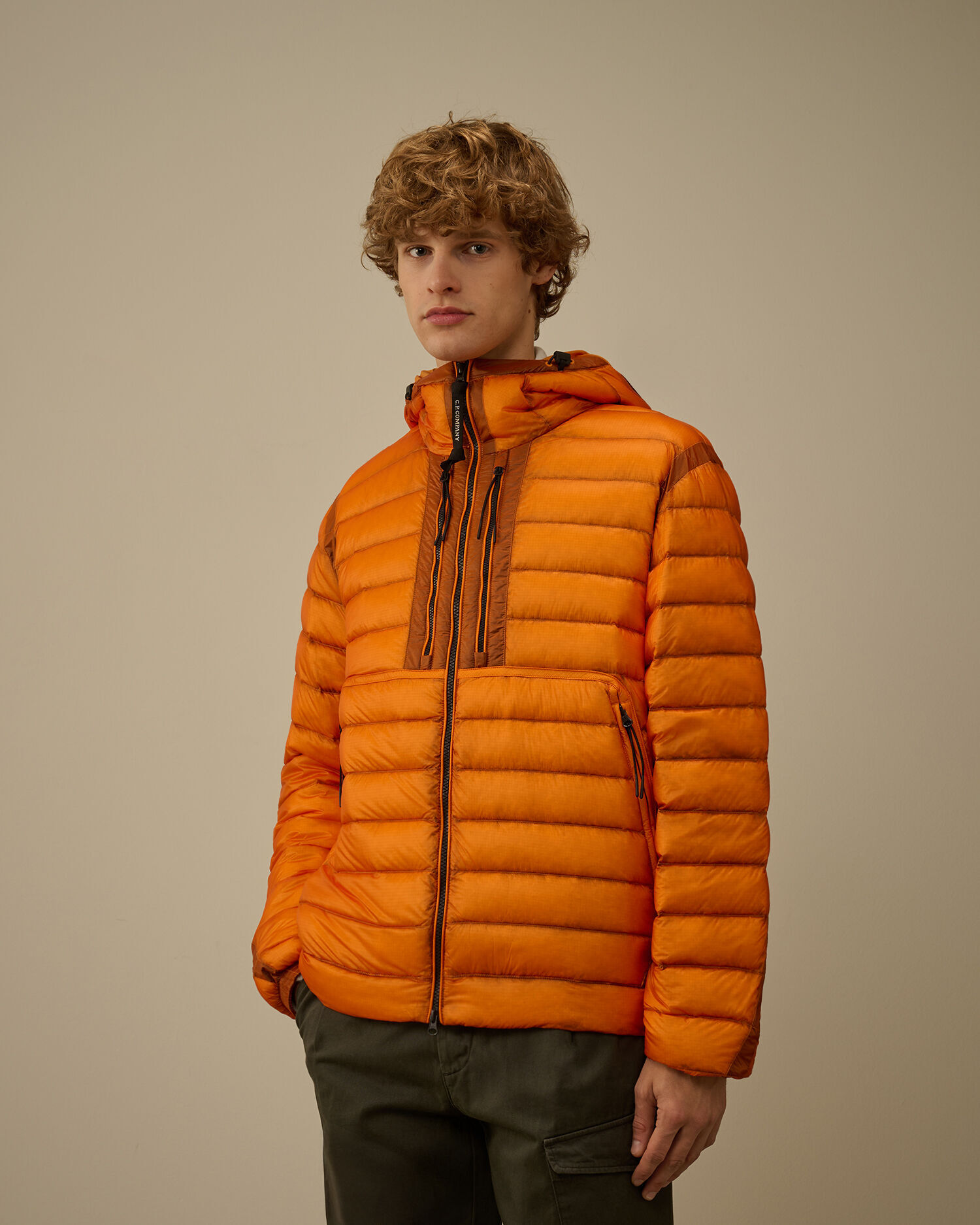 【代購】C.P. Company D.D. Shell Goggle Down Jacket 連帽護目鏡羽絨外套 – 防風保暖・機能辨識度