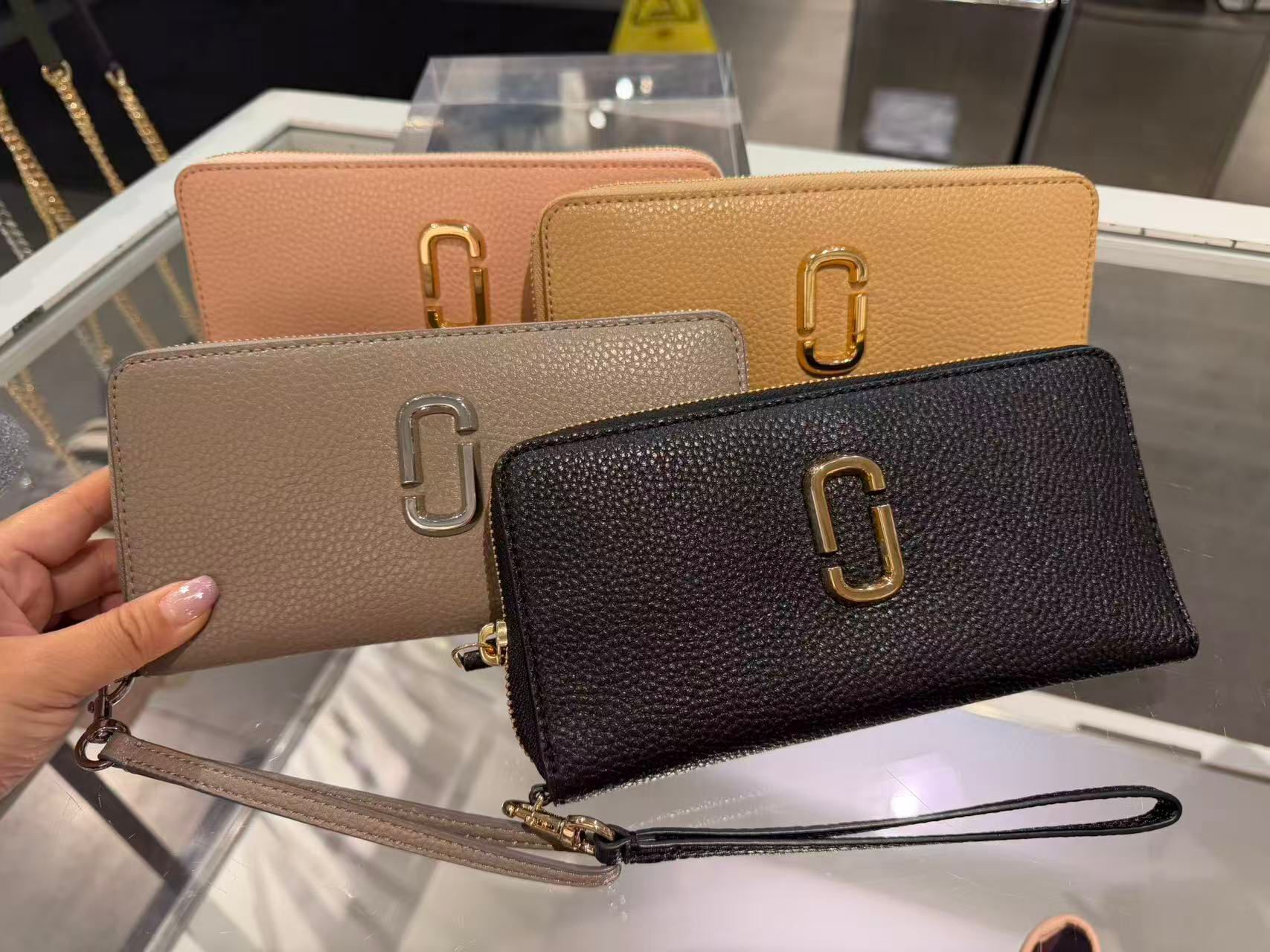 【預購】 MARC JACOBS H122470 拉鏈長銀包