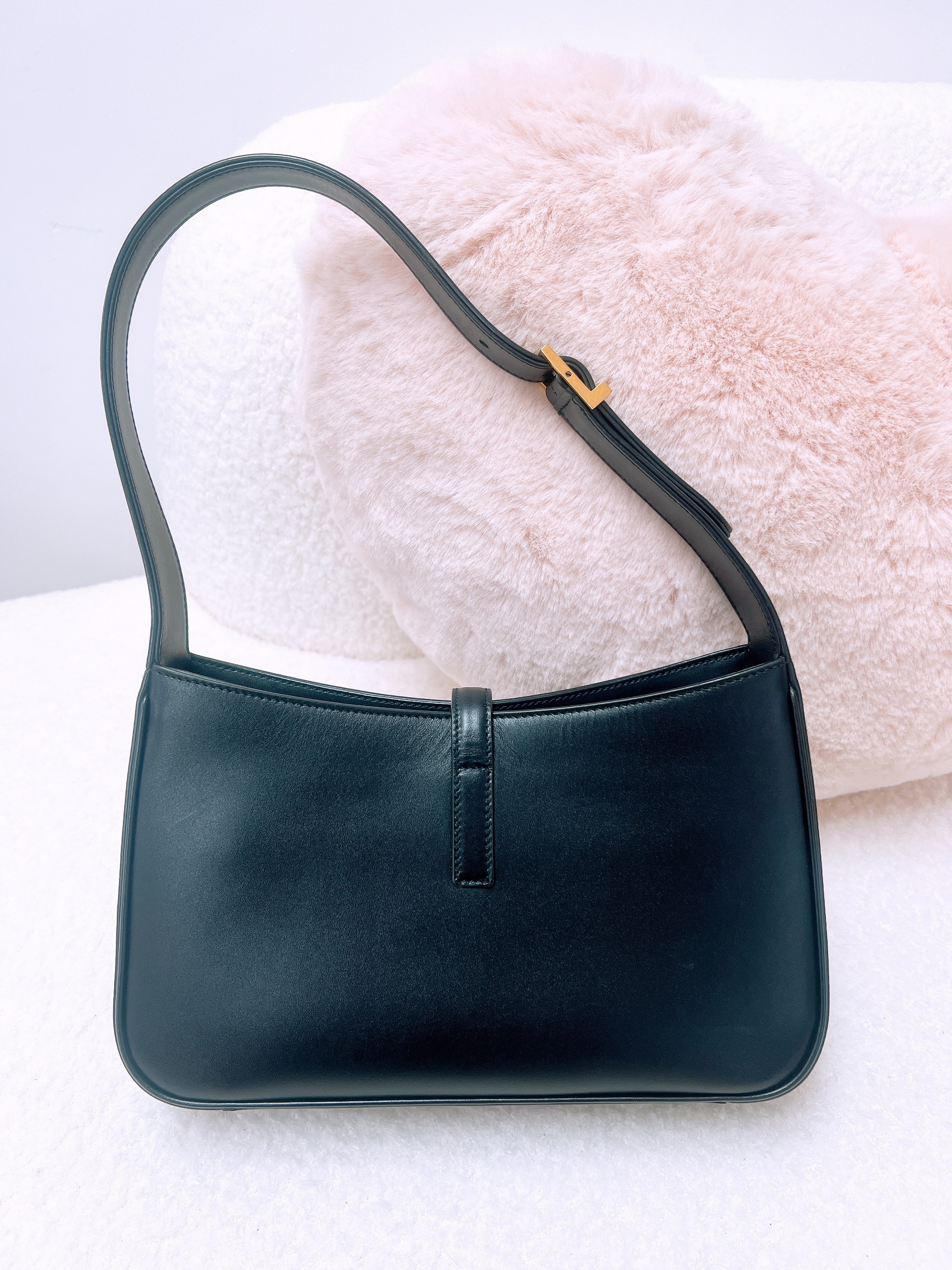 YSL Saint Laurent le 5 a 7 hobo (black GHW)