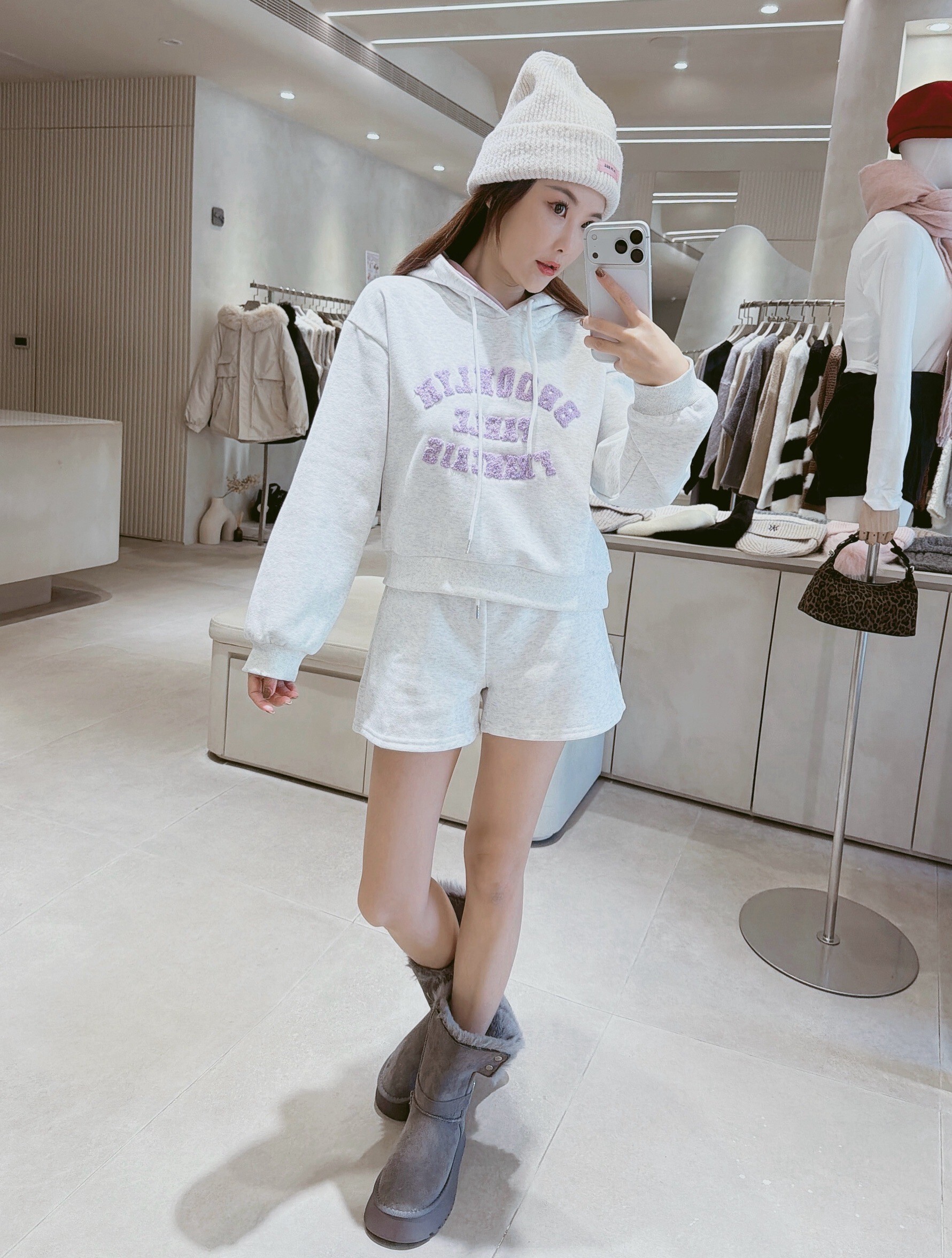 絨布字撞色刷毛連帽衣+刷毛短褲