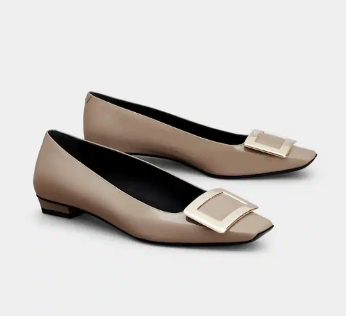 1FF0101-092 ROGER VIVIER Belle Vivier Ballerinas In Patent Leather Beige (SS26) #RVW00700920D1PC415 (S-EU-E)