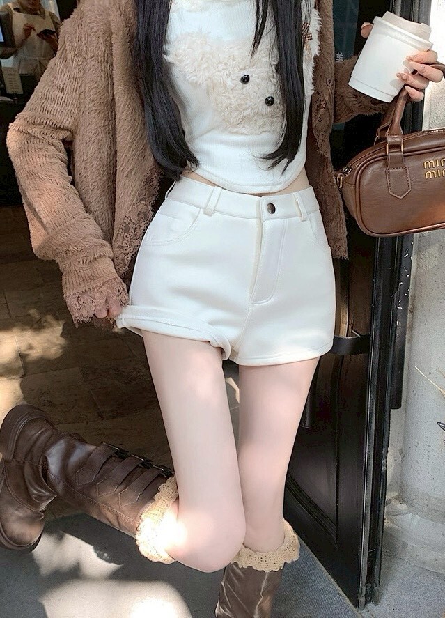 辣妹必備單釦加絨短褲 8152