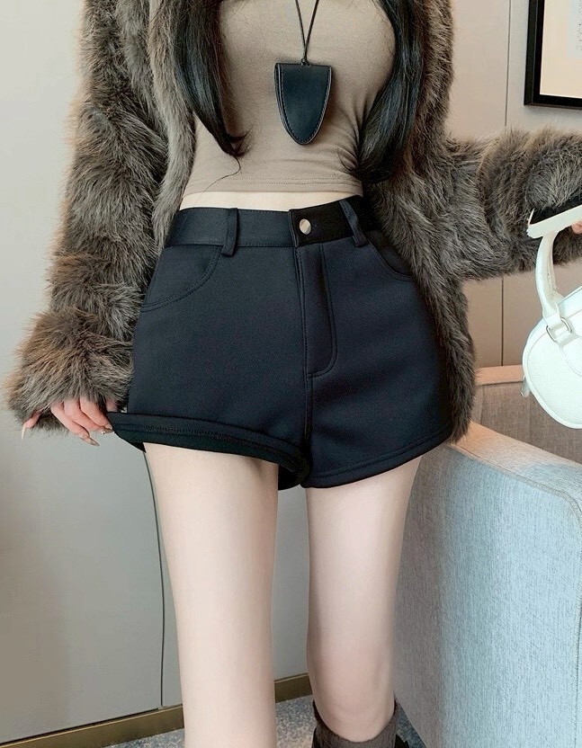 辣妹必備單釦加絨短褲 8152