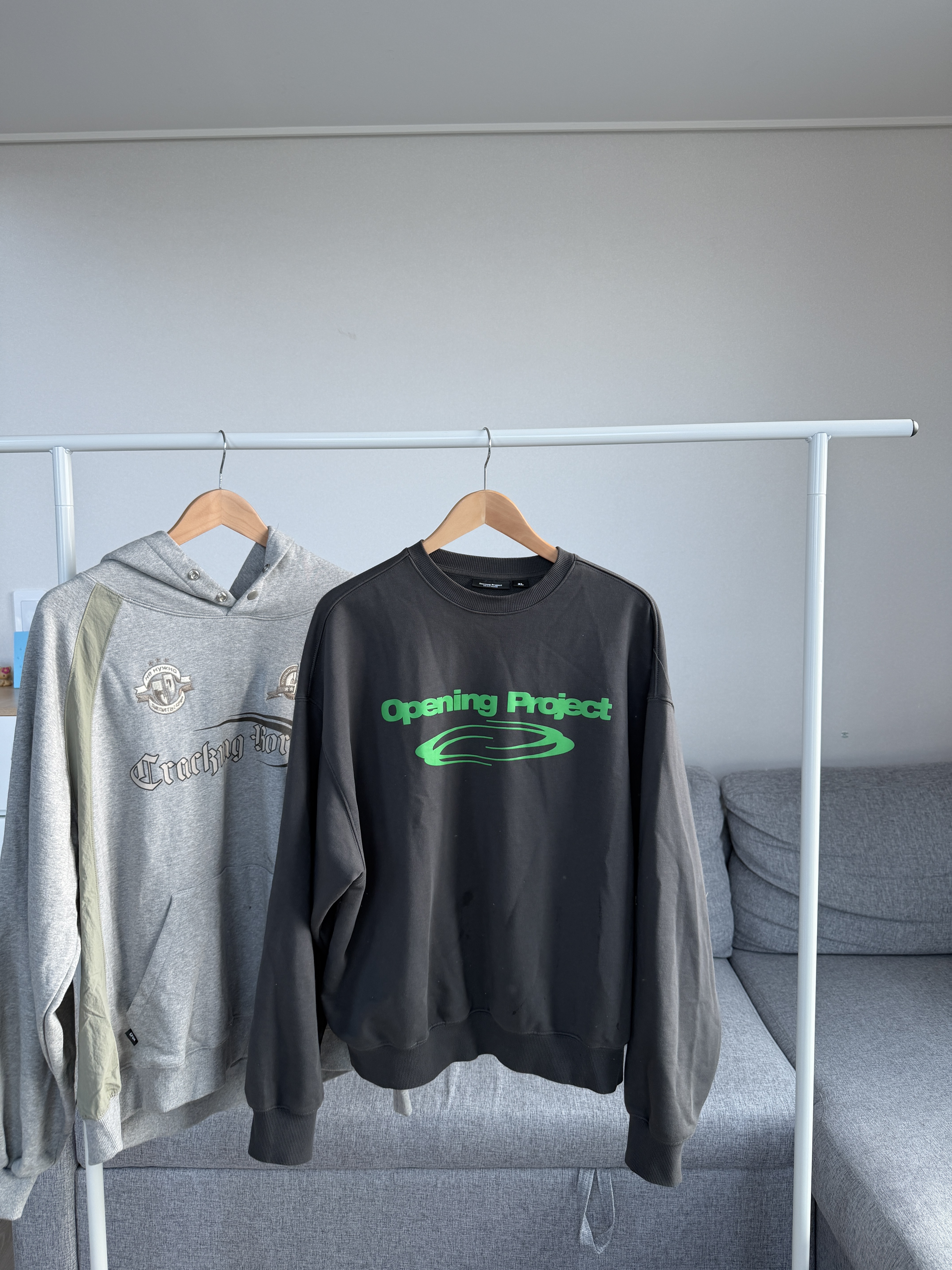 二手衣／韓國潮牌 Opening Project 大學T 炭灰色 8.5成新