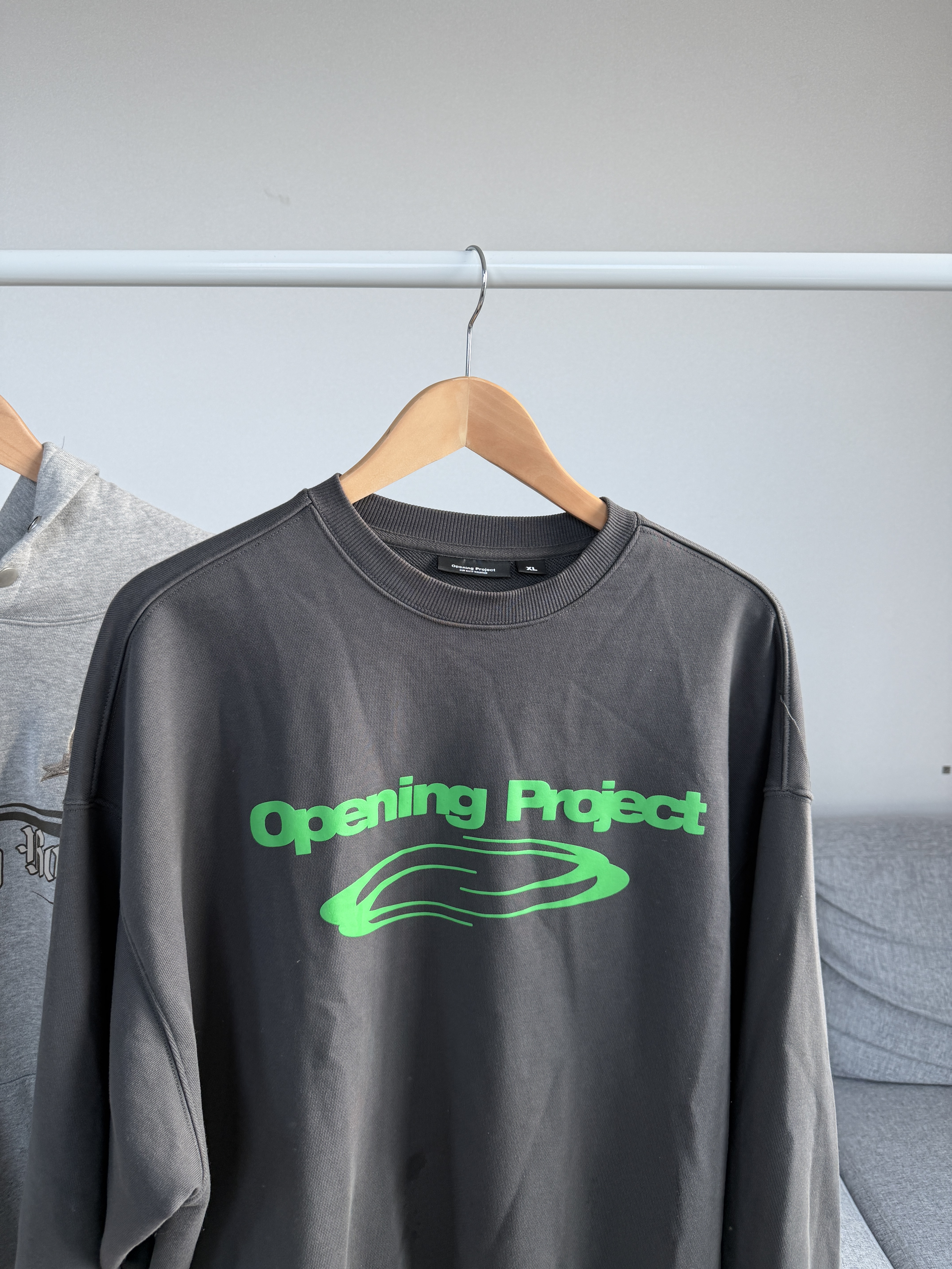 二手衣／韓國潮牌 Opening Project 大學T 炭灰色 8.5成新