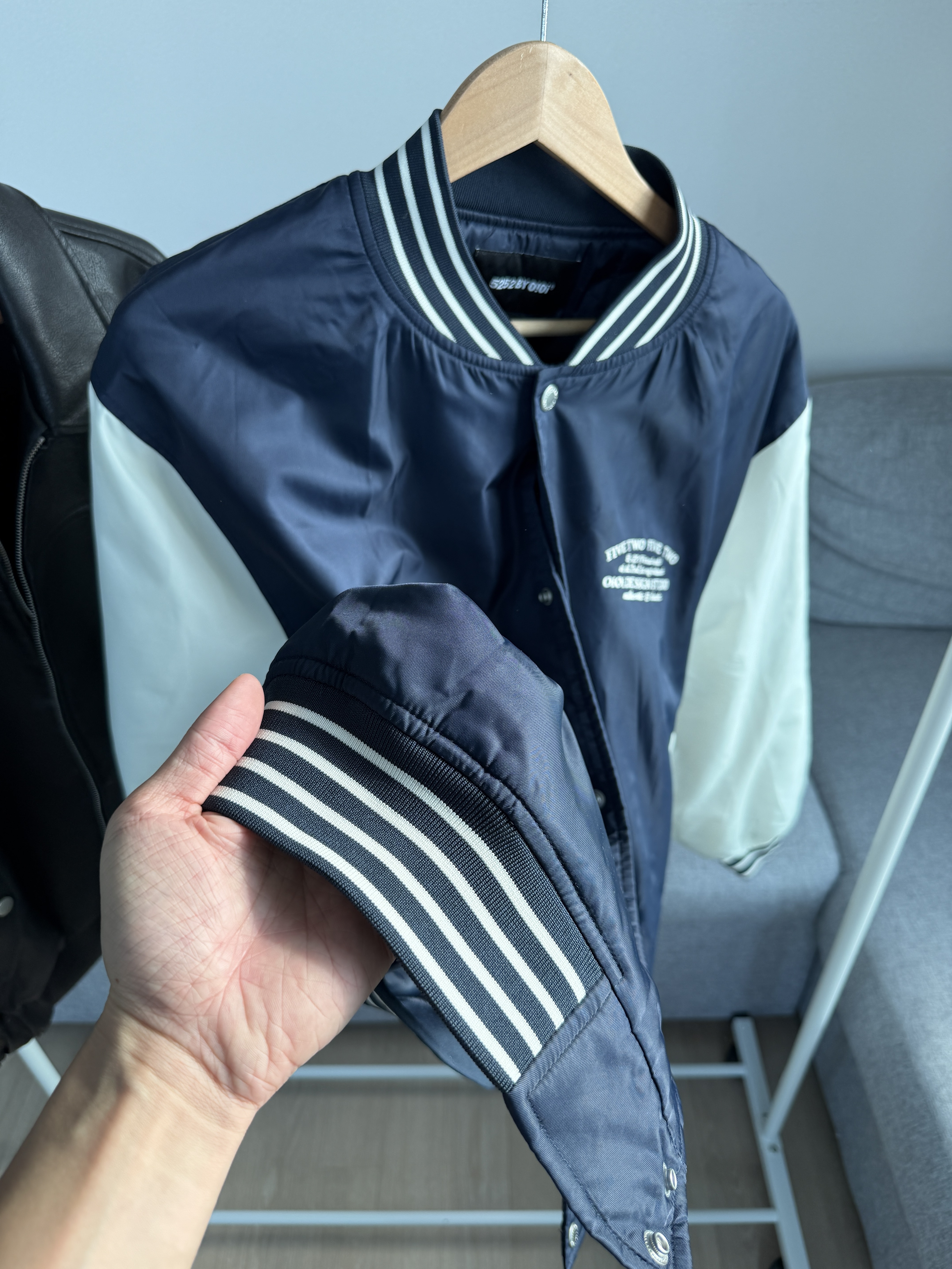 二手衣／韓國潮牌 OIOI 棒球外套 深藍色 9.8成新