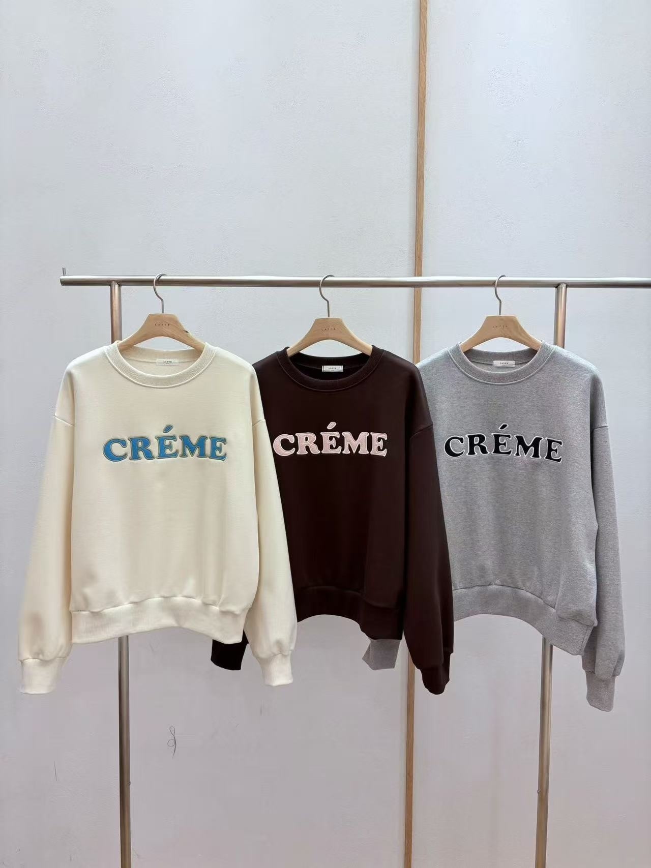 172 正韓刺繡毛感字母薄衛衣