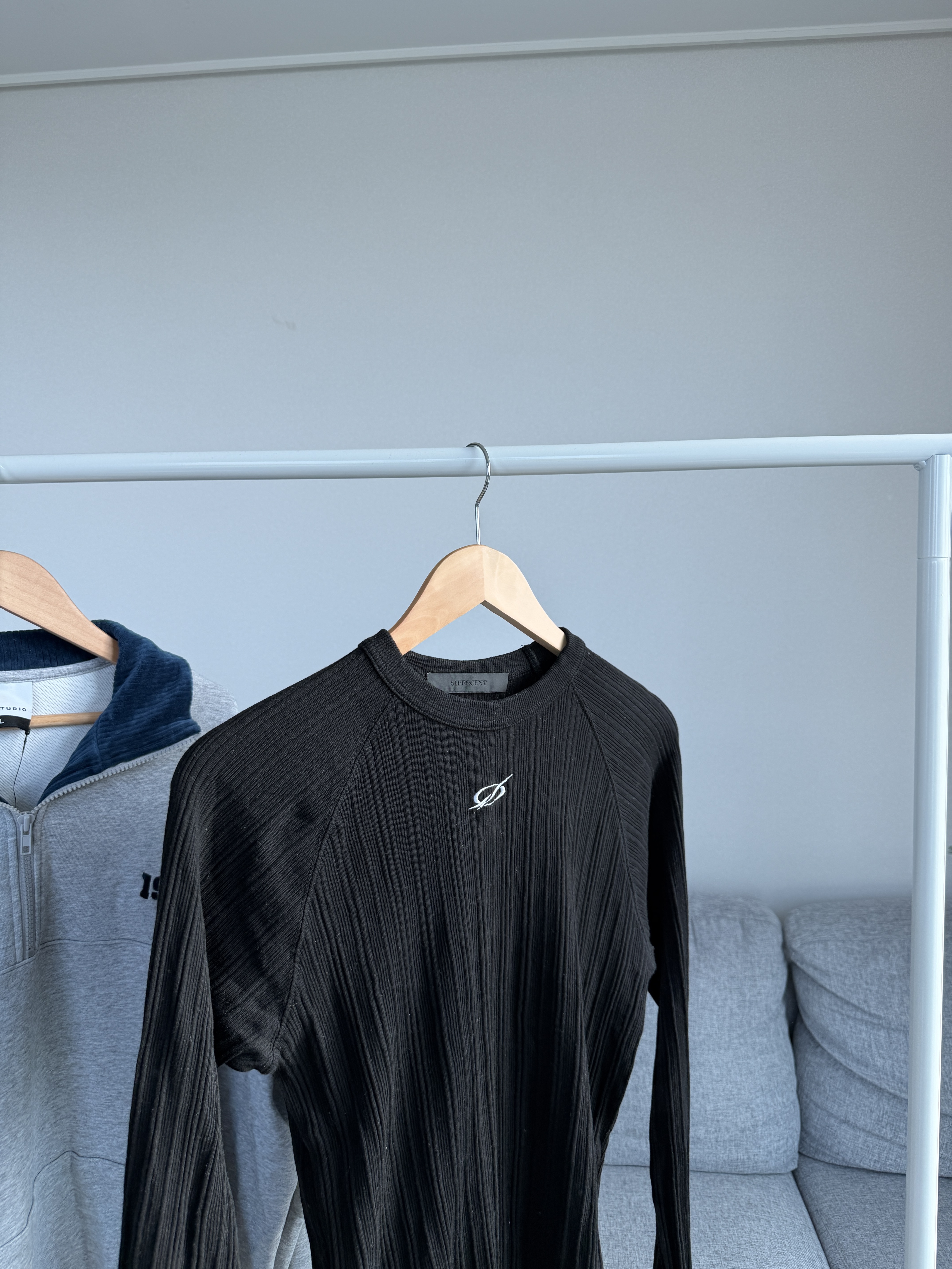 二手衣／韓國潮牌 51% 緊身條文長袖 黑色 9.5成新