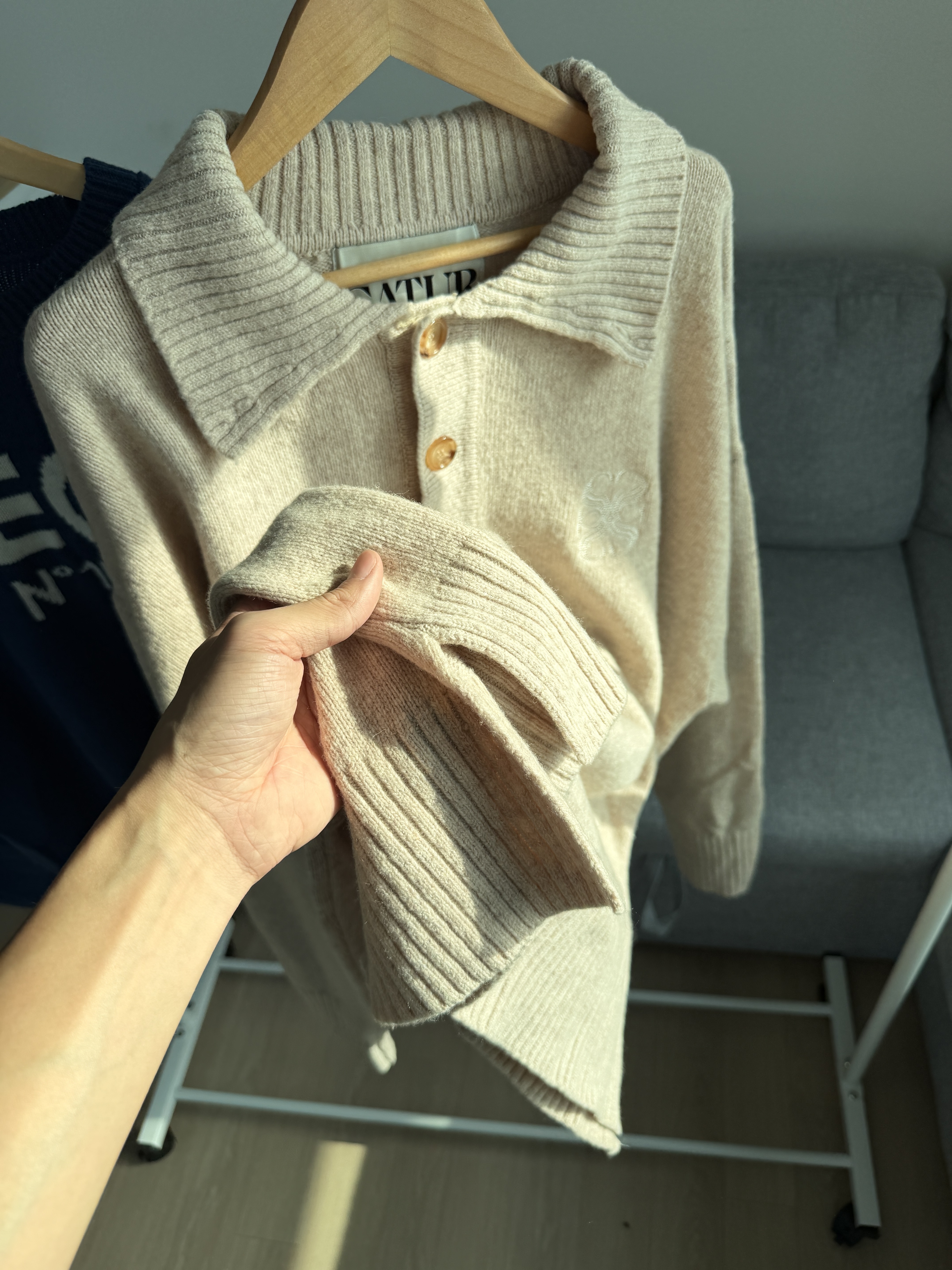 二手衣／韓國潮牌 SATUR 翻領鈕扣針織上衣 杏色 9.5成新