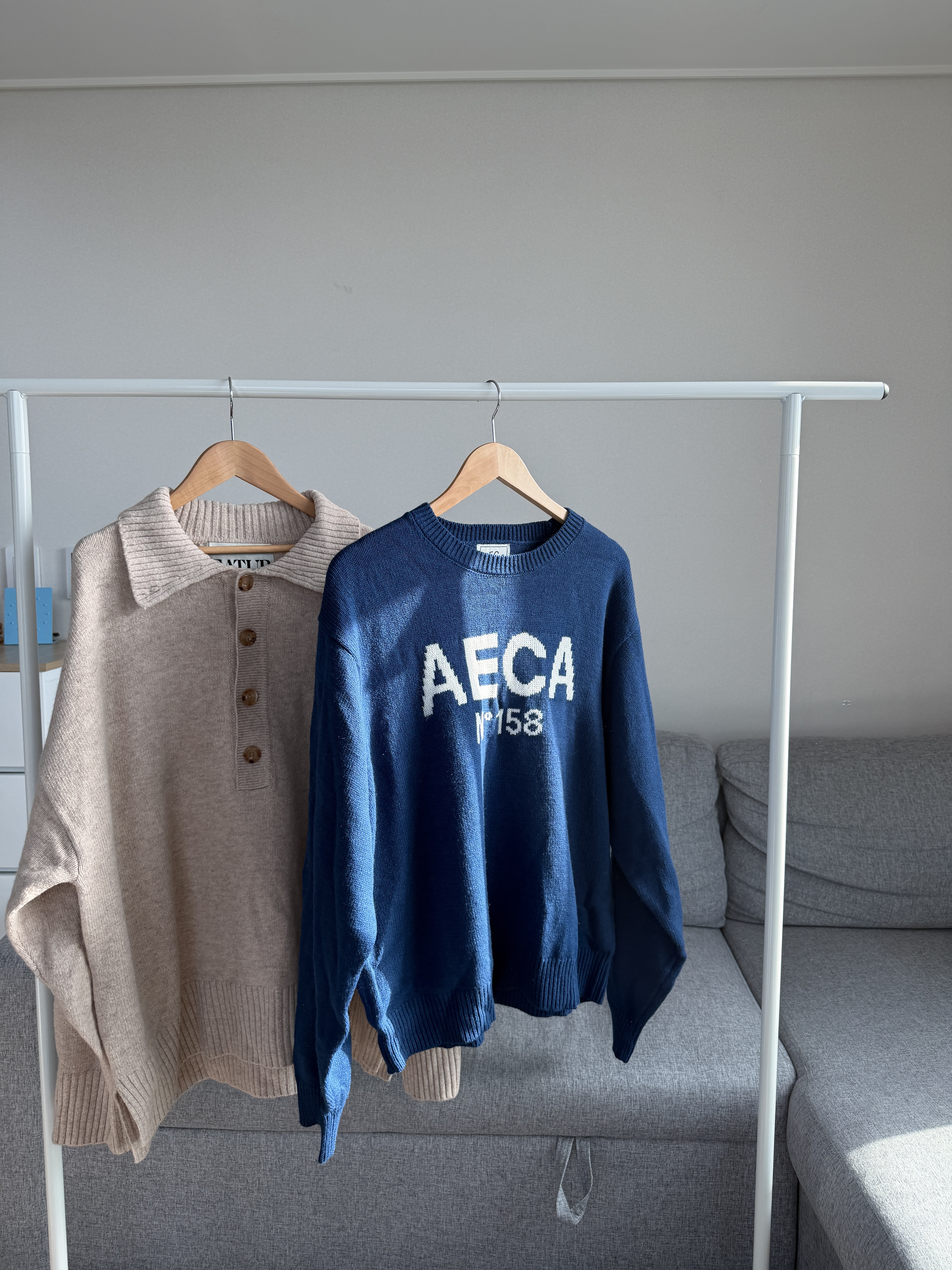 二手衣／韓國潮牌 AECA 圓領針織LOGO上衣 深藍色 9.8成新