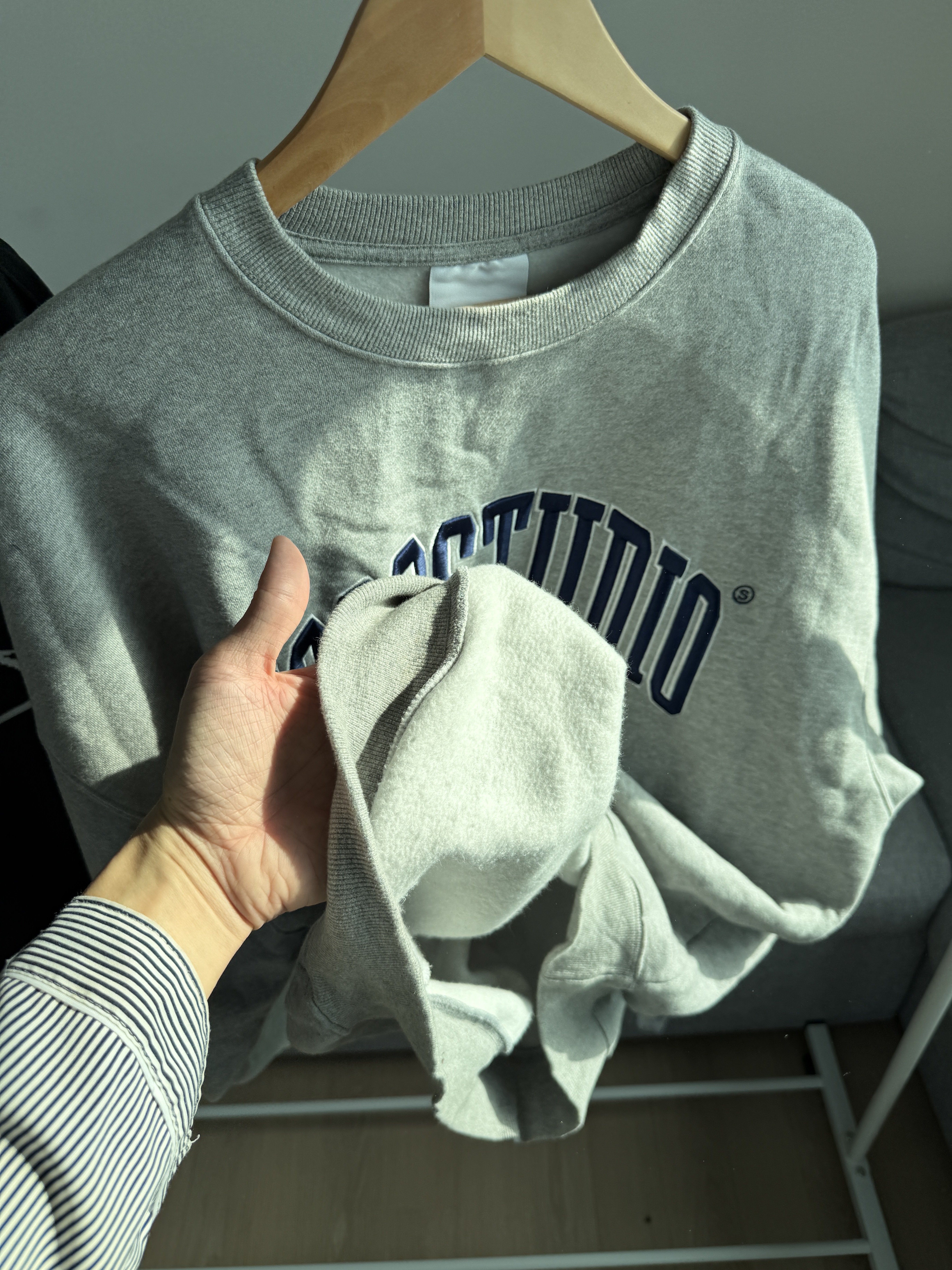 二手衣／韓國潮牌 1993 經典LOGO大學T 灰色 9.8成新