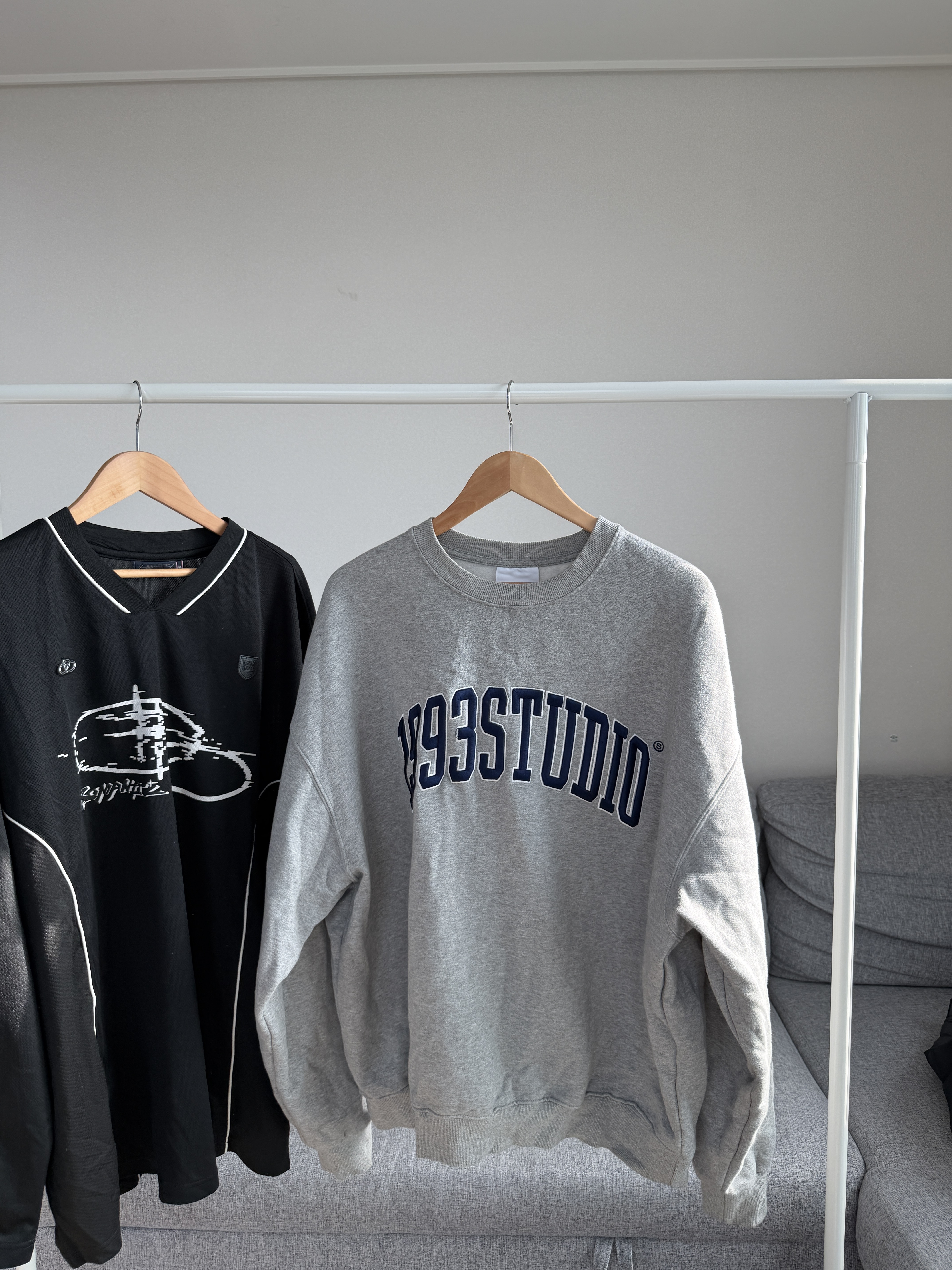 二手衣／韓國潮牌 1993 經典LOGO大學T 灰色 9.8成新