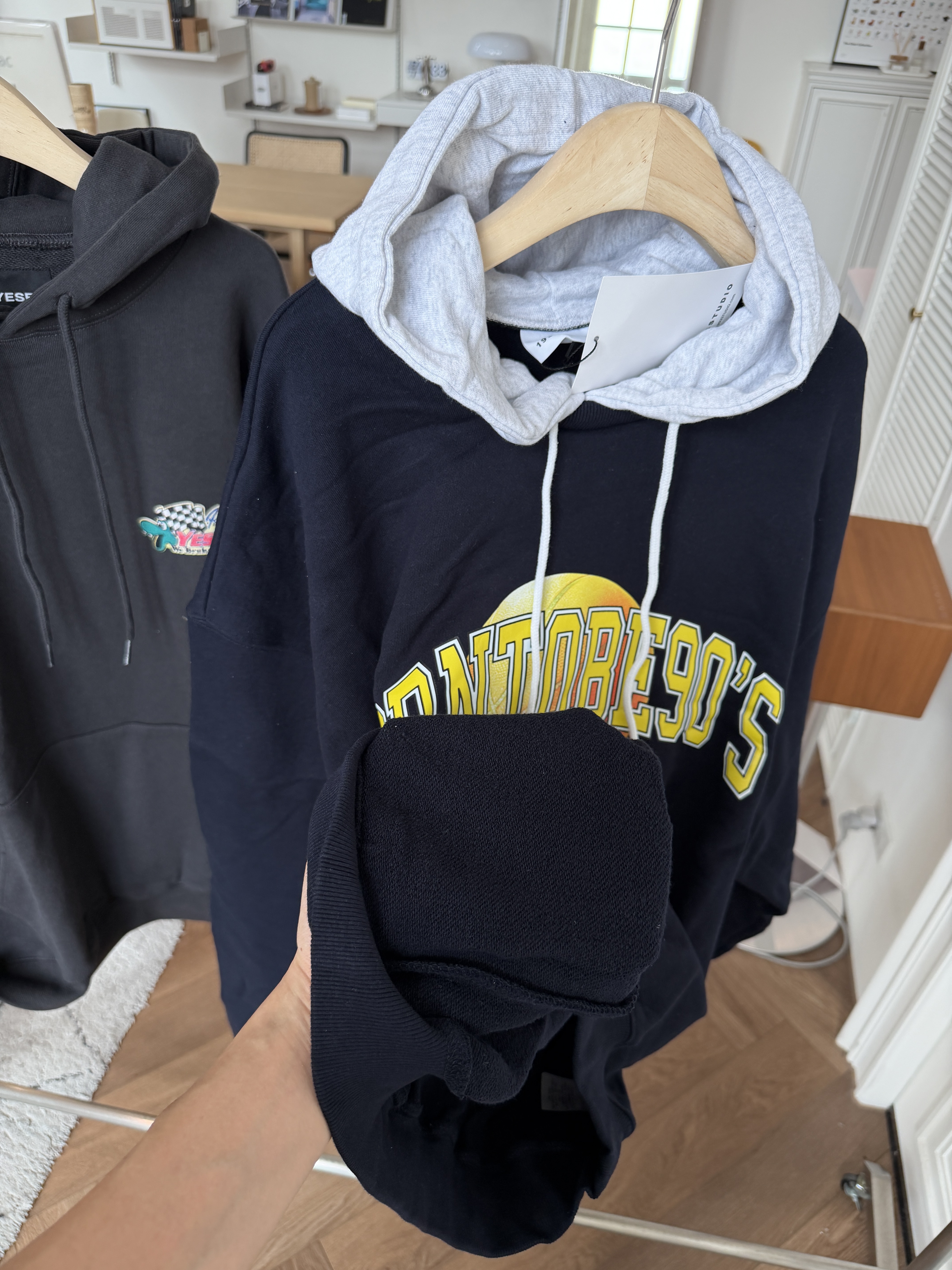 二手衣／韓國潮牌 1993 LOGO撞色連帽上衣 全新