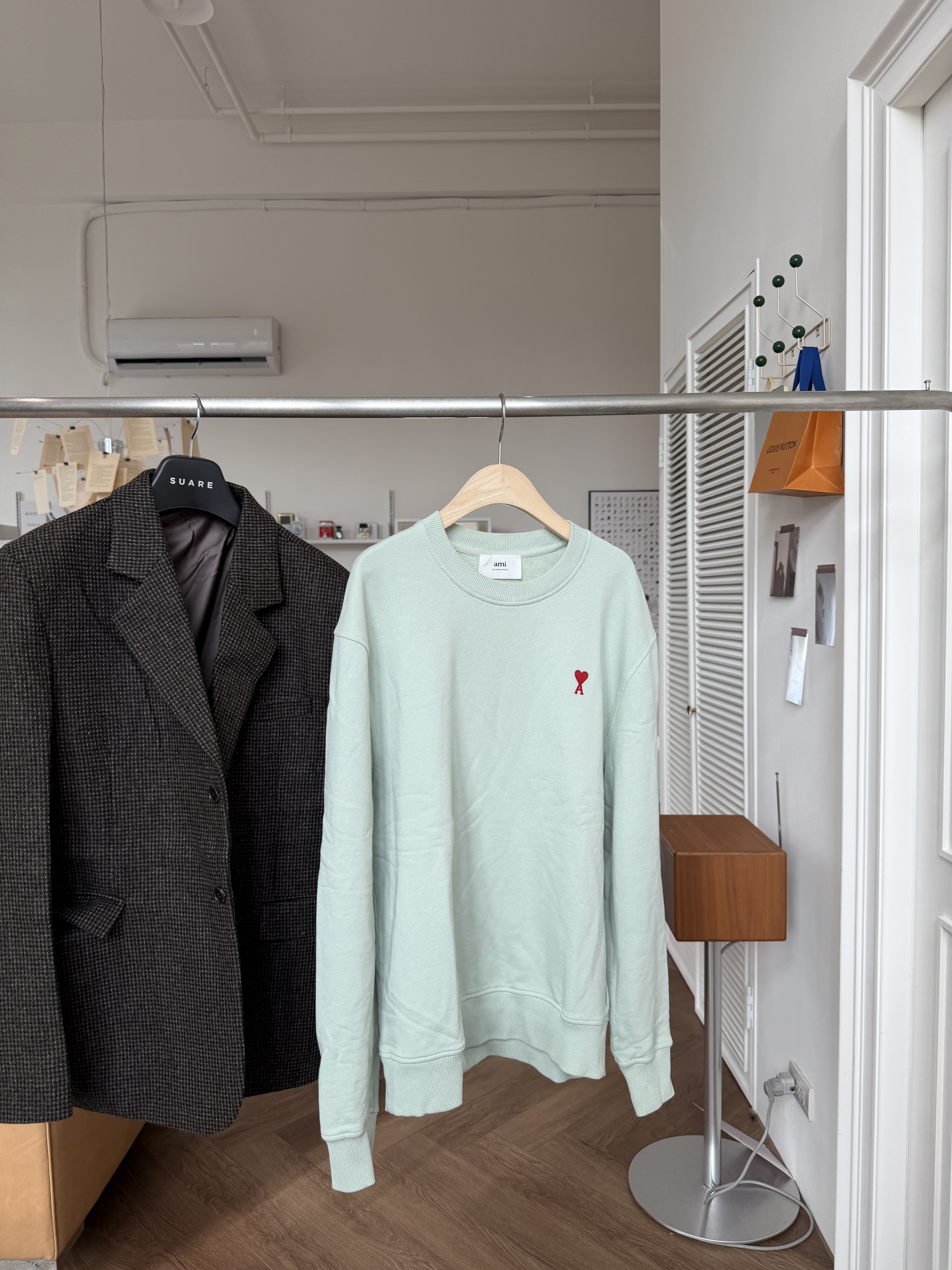 二手衣／Ami LOGO大學T 薄荷綠 8.5新