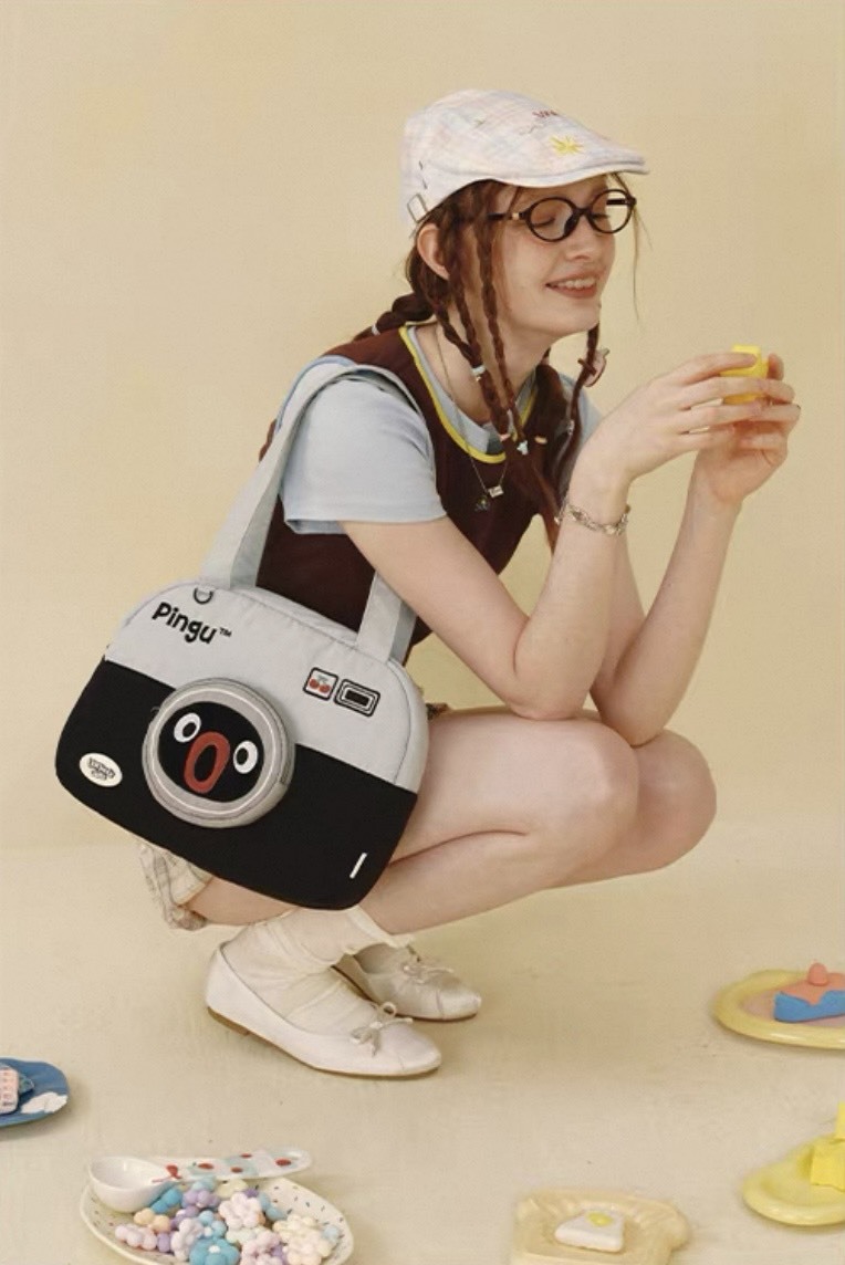 PINGU 企鵝家族 相機造型 側背包