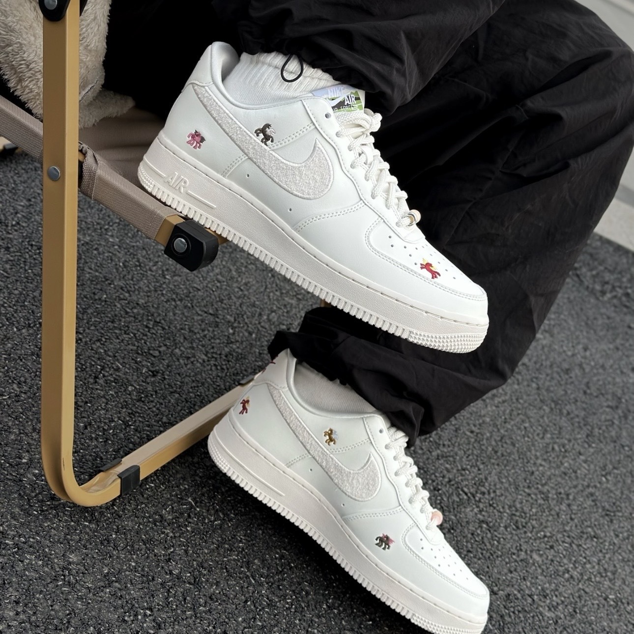 NIKE AIR FORCE 1 CNY 馬年限定 新年 脫韁系列 刺繡小馬 休閒鞋 女鞋 IQ1143-100