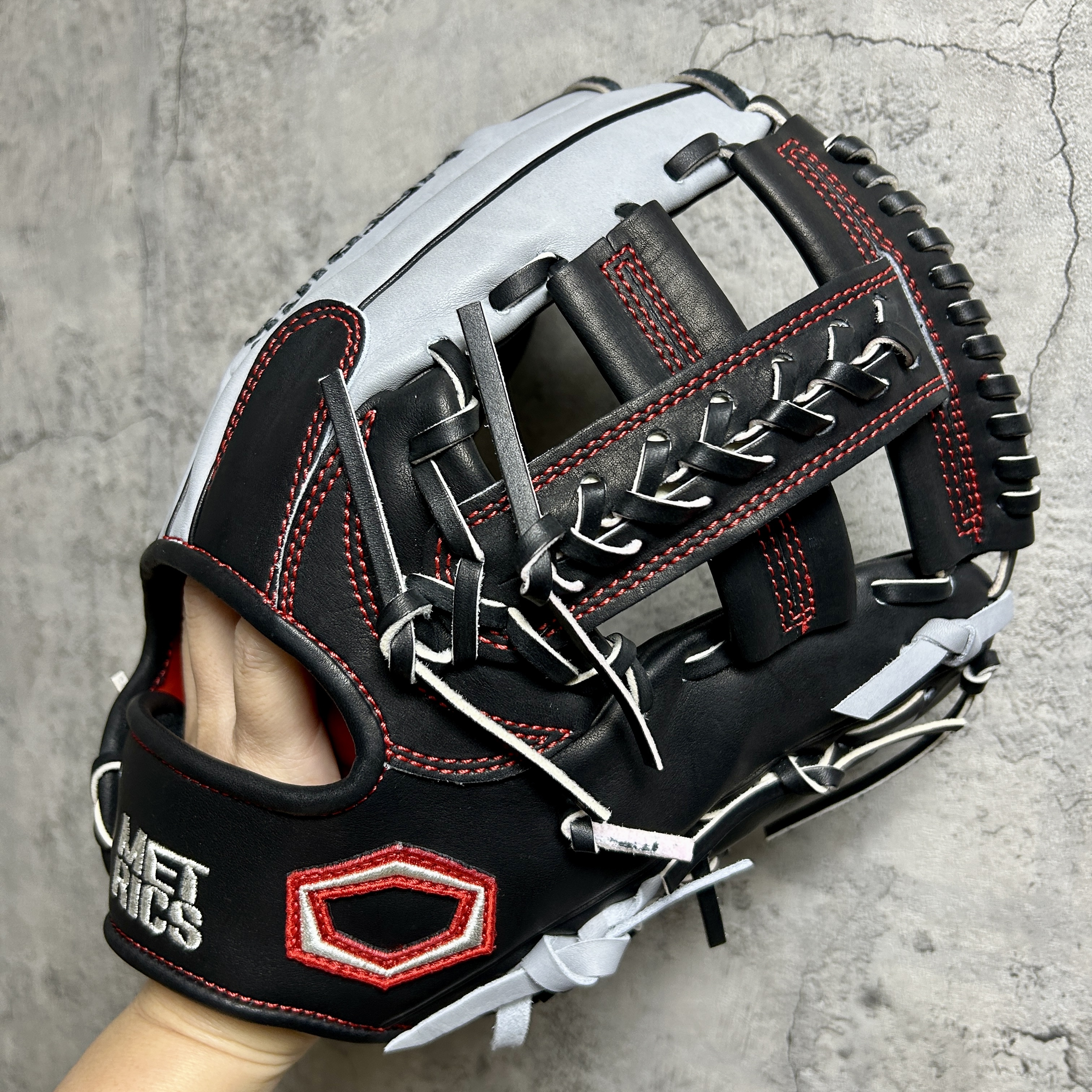 12吋 Metrics 軟硬兼用 大內野 手套 瘋牛限定版 黑x紅 M2509-040