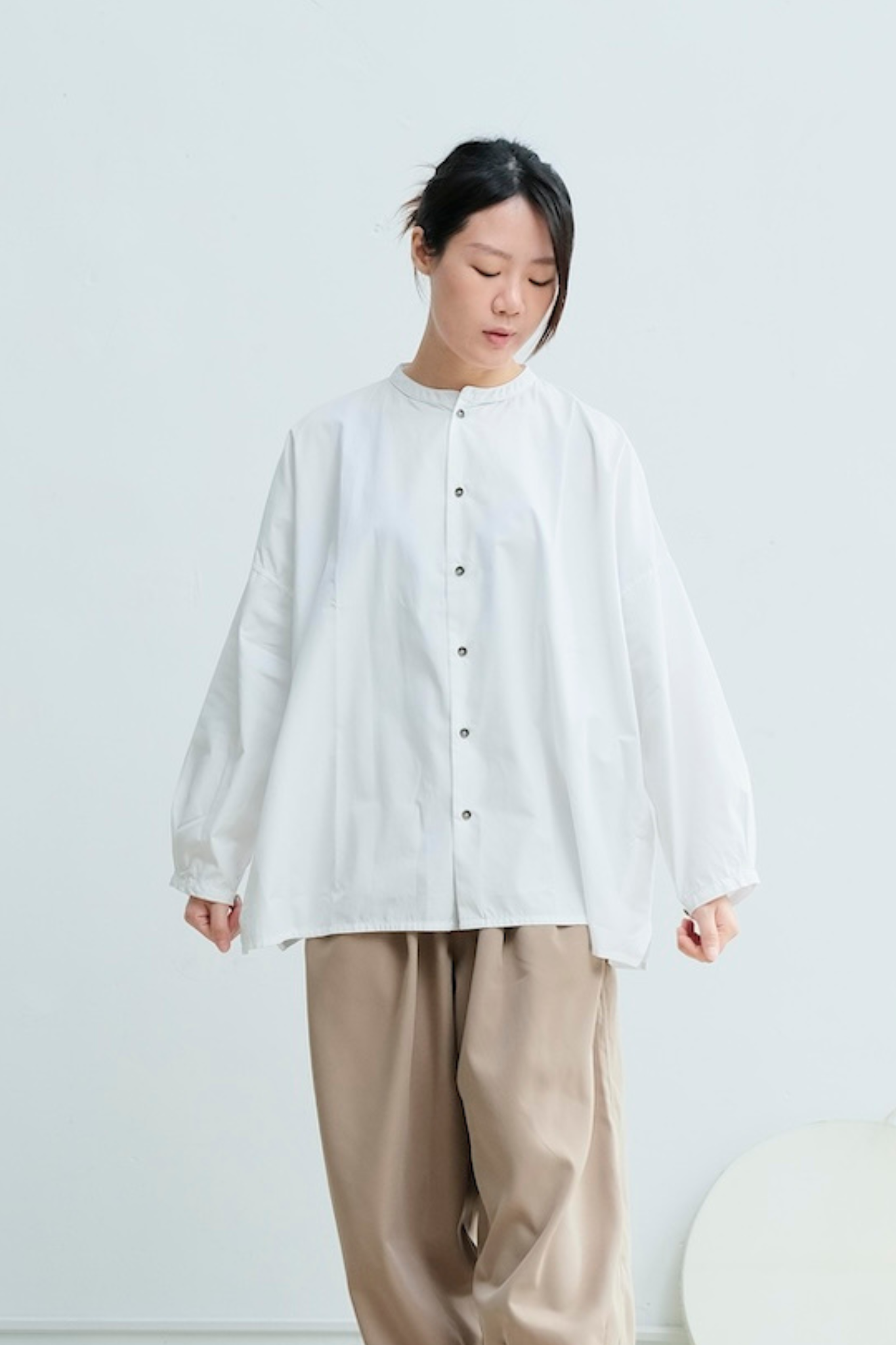 OMAKE.jp 小立領綴銅珠上衣 白