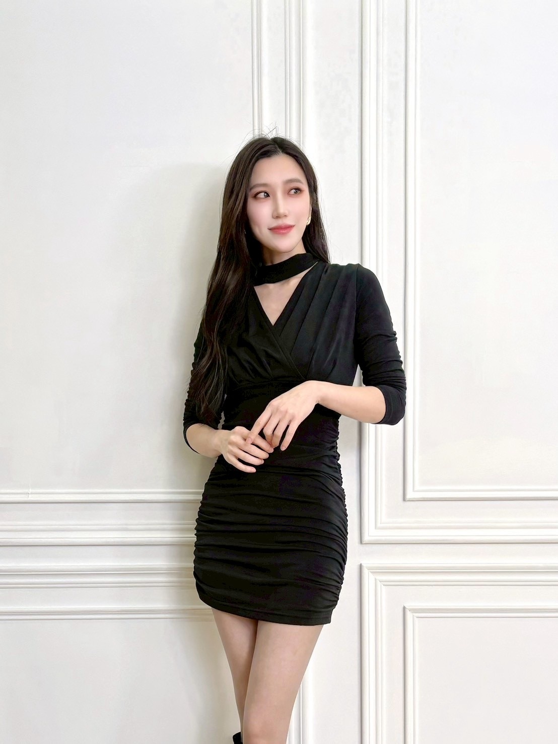 頸間繫帶前Ｖ合身抓皺短洋