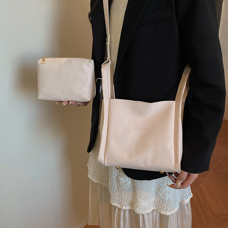 Vintage Elegant 2-in-1 Hand Carry Bag