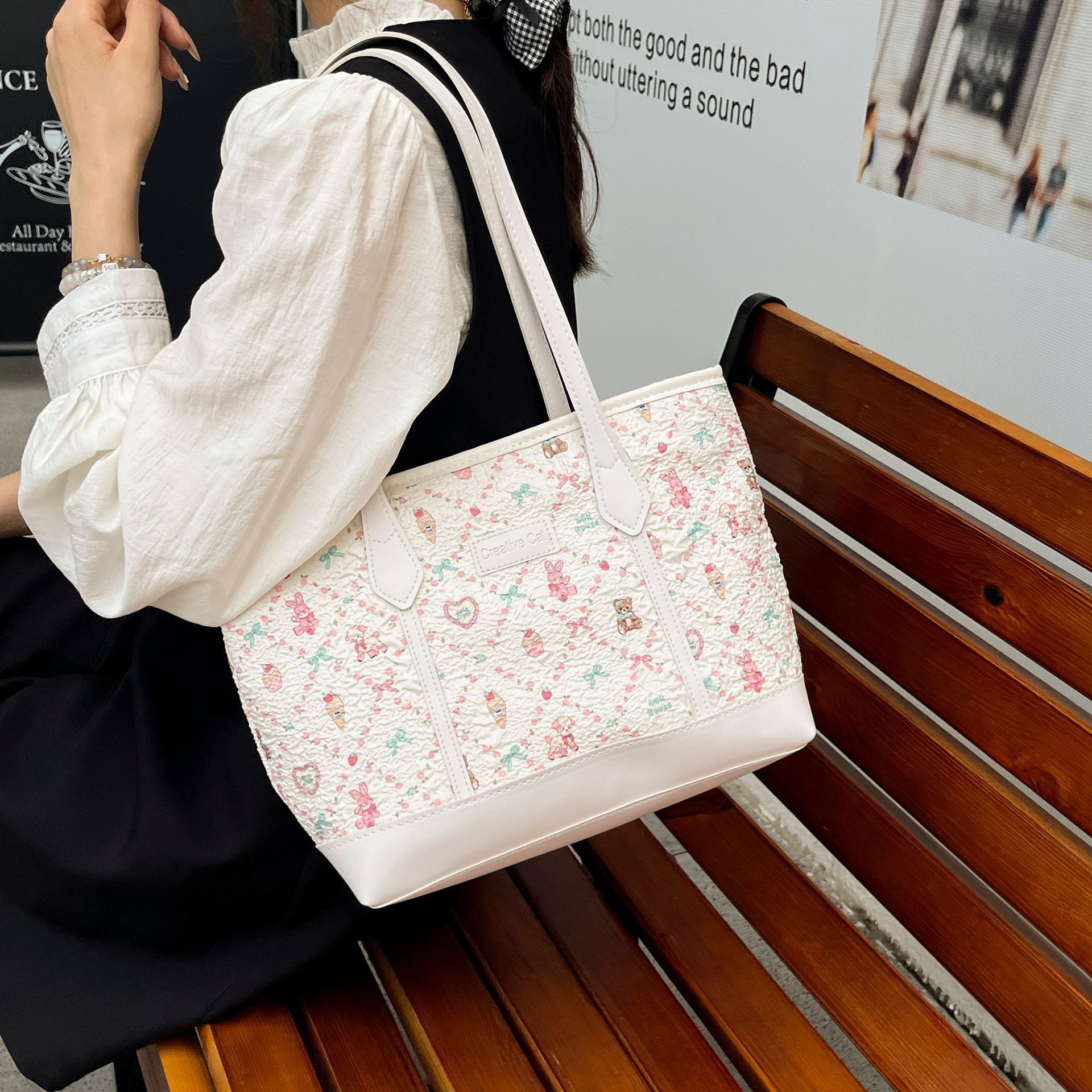 Bear Print Large-Capacity Canvas Tote Bag