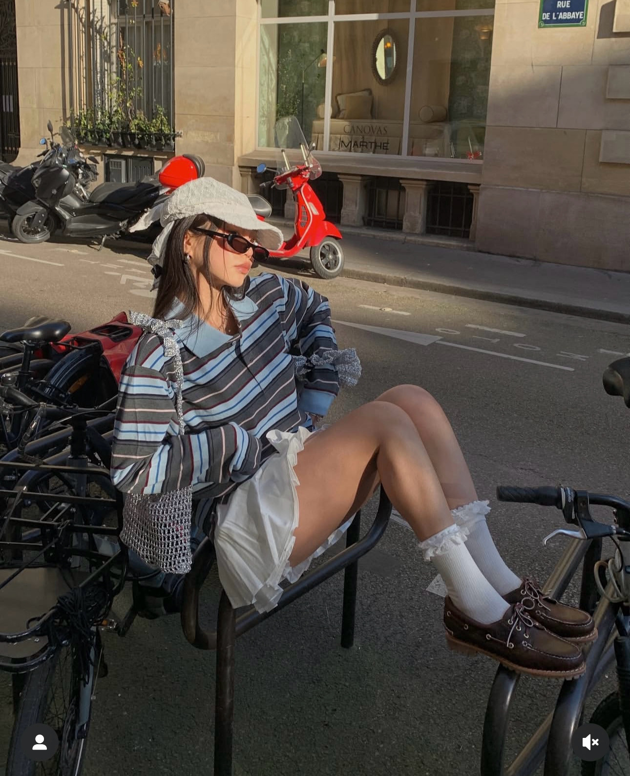 條紋polo衫+ 低腰百褶褲裙