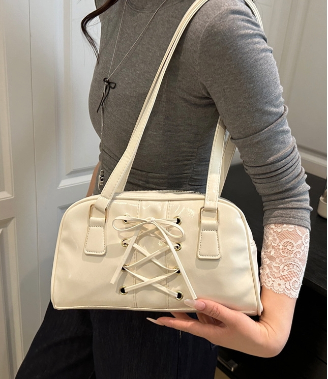 Chic Bow Underarm Shoulder Bowling Bag