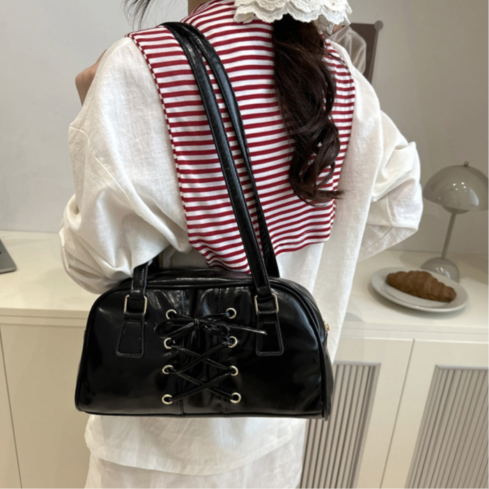 Chic Bow Underarm Shoulder Bowling Bag