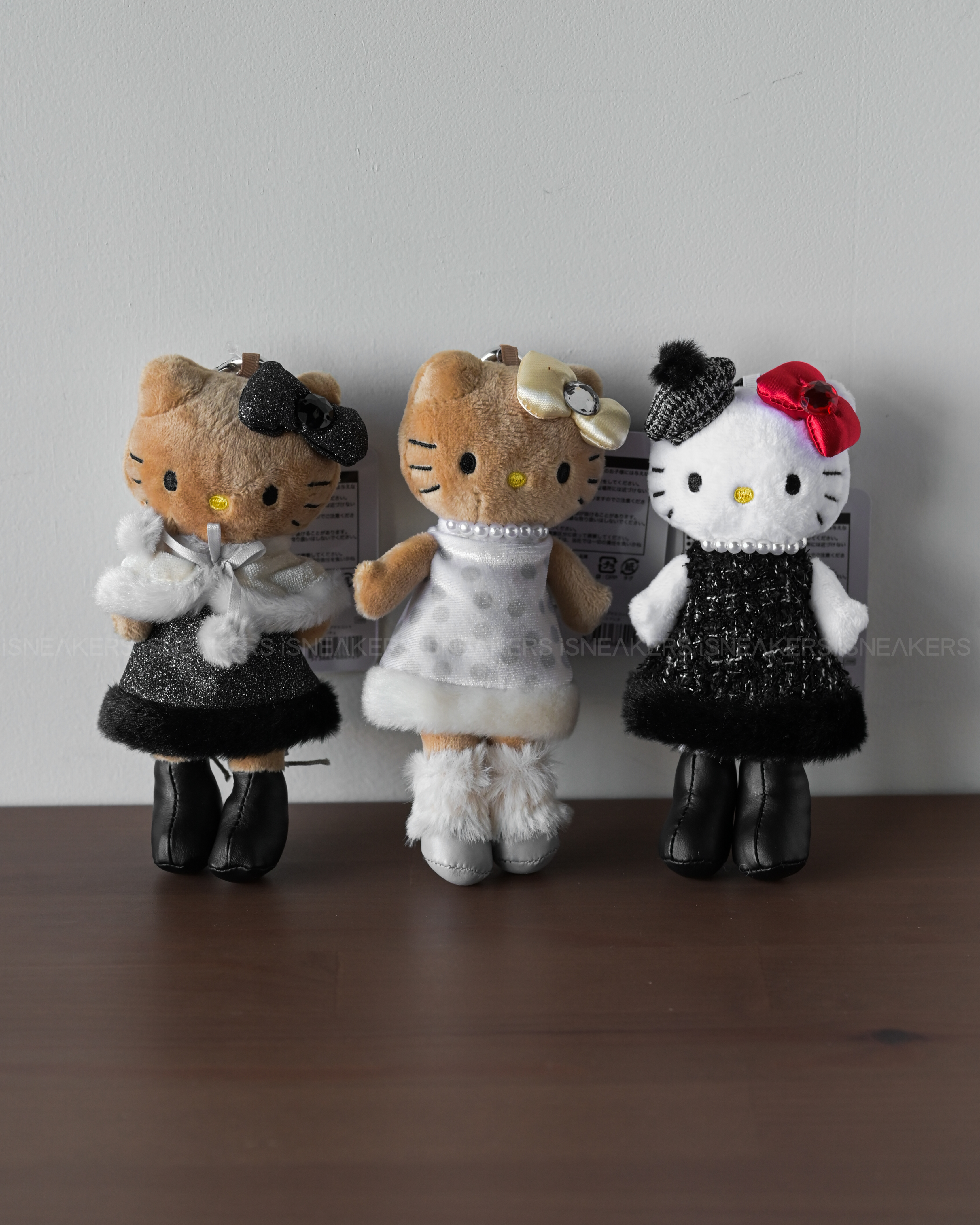 iSNEAKERS｜日本 Sanrio 三麗鷗 秋冬長腿Kitty 小香風 蘿莉 黑皮 吊飾 五款