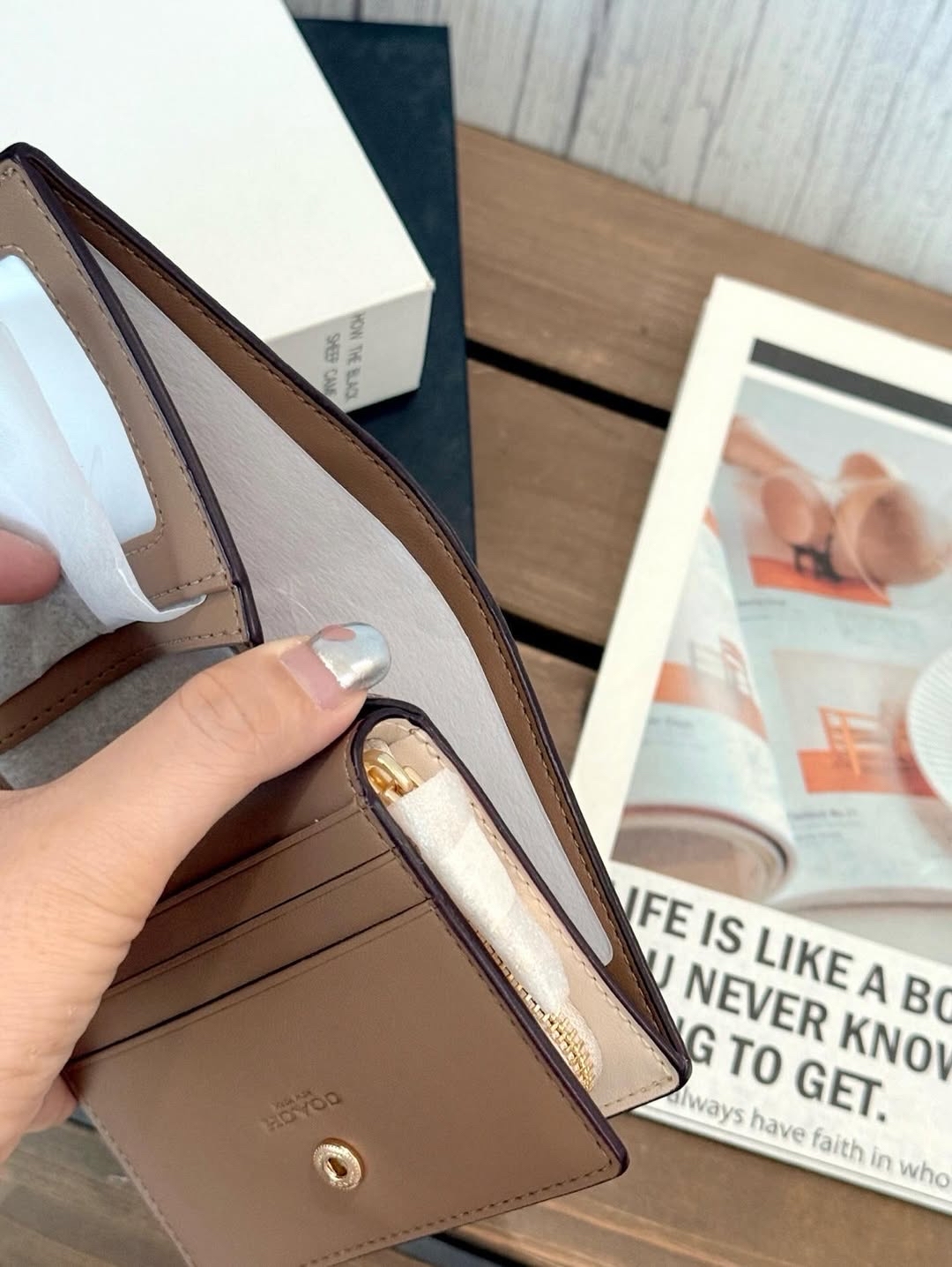 代購-COACH Snap Wallet 11 金色徽標按扣開合 塗層帆布 錢包 女款 沙色