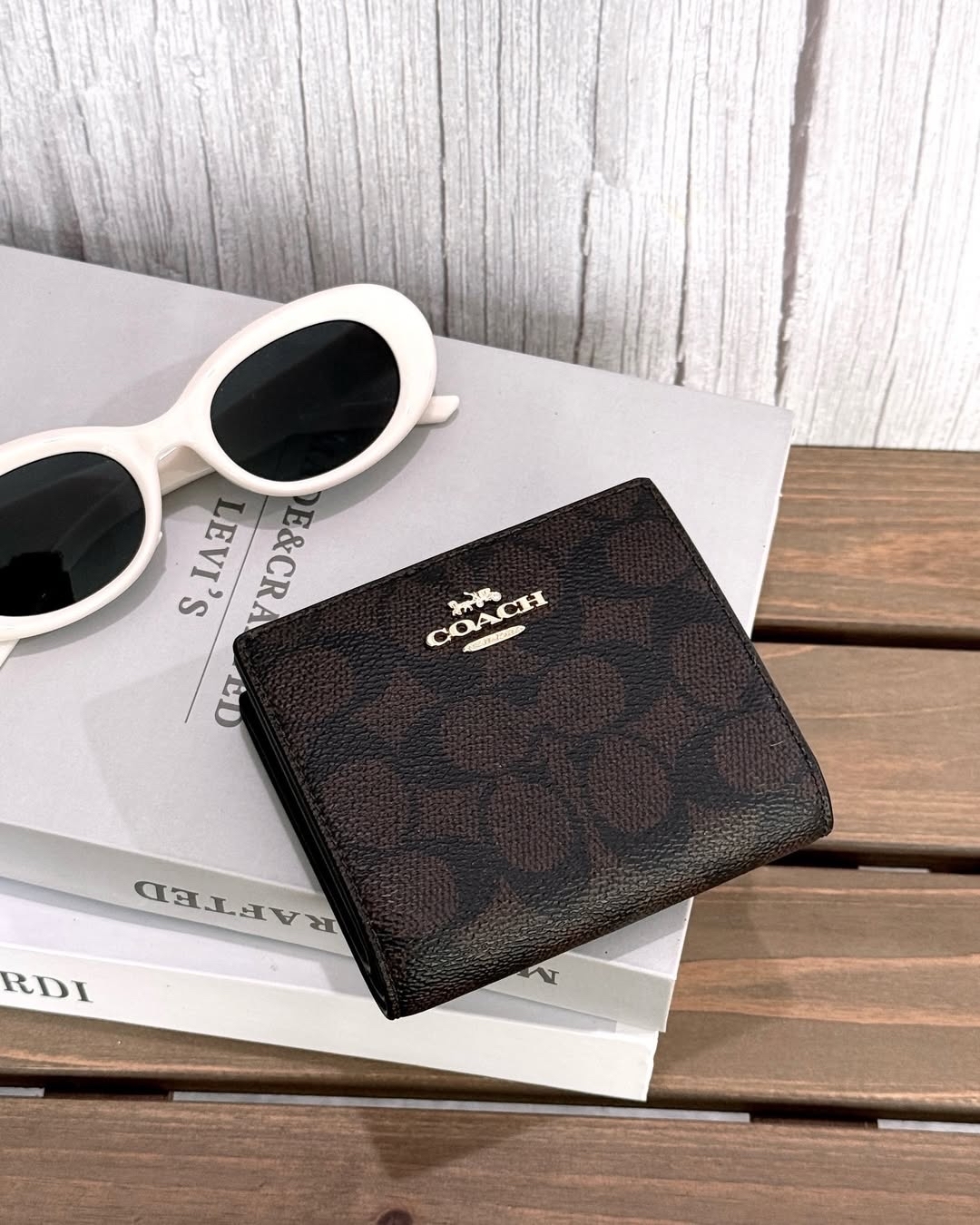 代購-COACH Snap 11 金色徽標按扣開合 塗層帆布 錢包 女款 胡桃木拼黑色