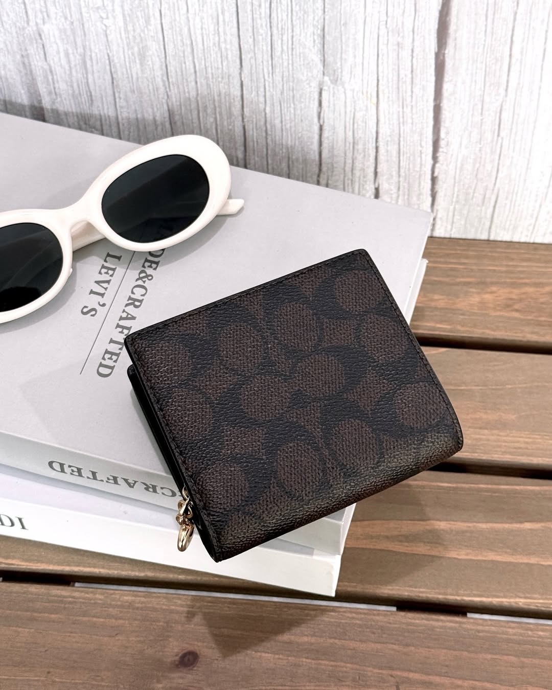 代購-COACH Snap 11 金色徽標按扣開合 塗層帆布 錢包 女款 胡桃木拼黑色