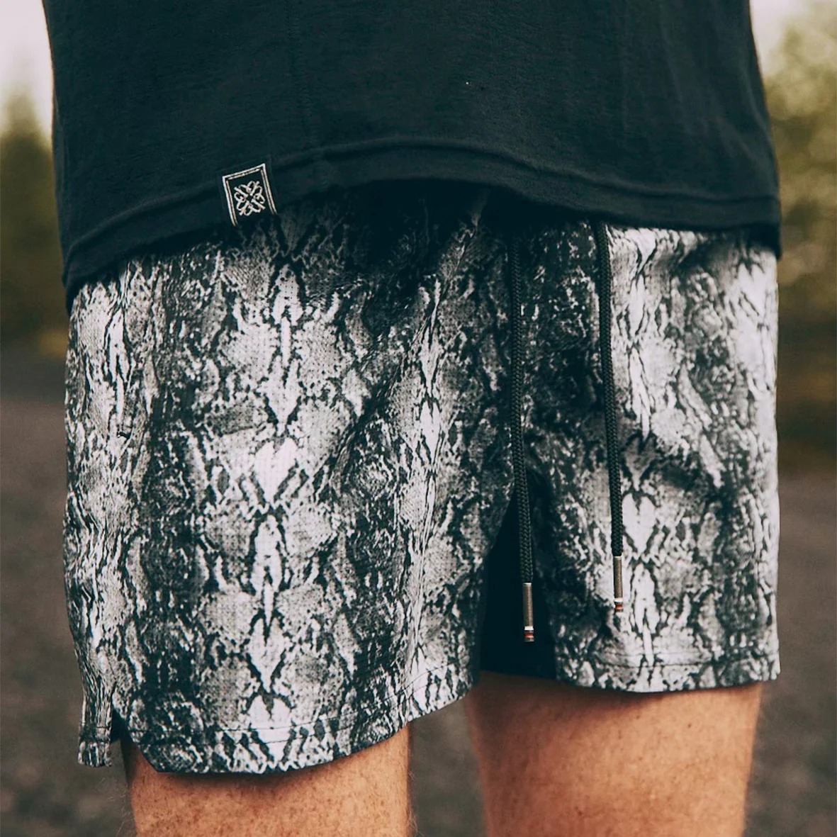 charbon】PYTHON PATTERN 7 POCKETS RACING SHORTS・WHITE