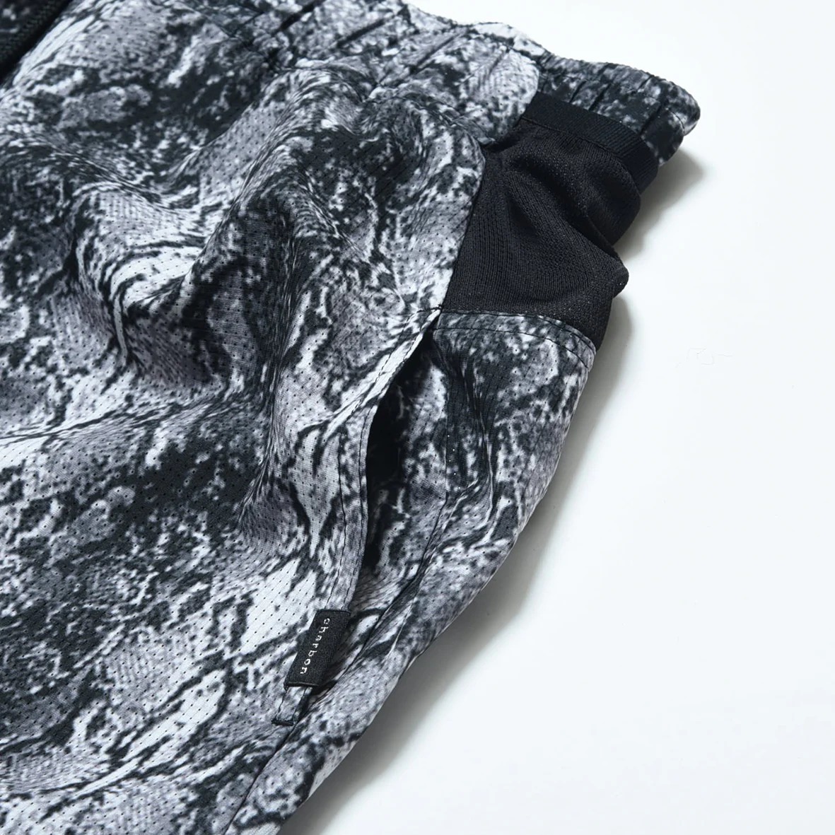 charbon】PYTHON PATTERN 7 POCKETS RACING SHORTS・WHITE