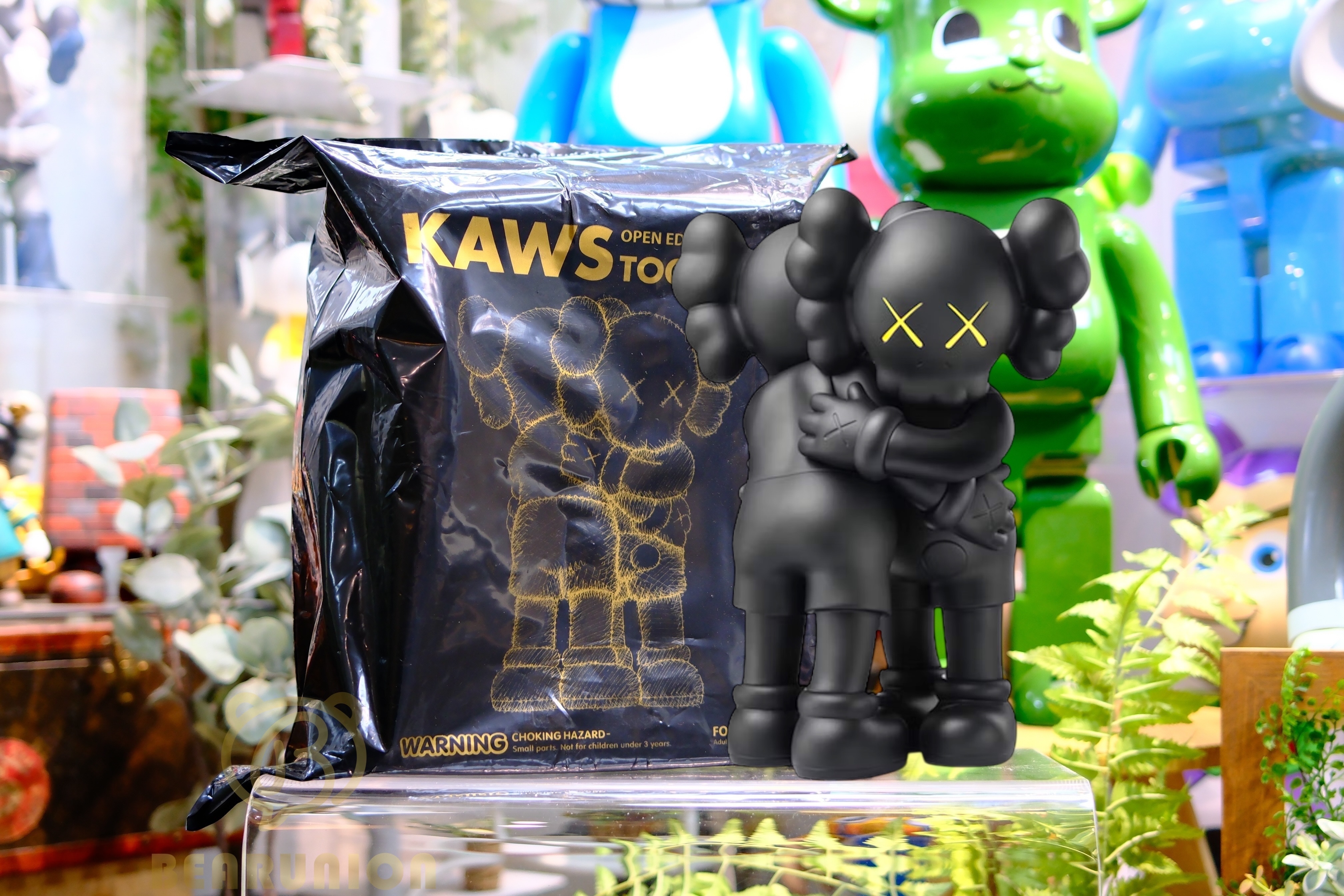 🥇現貨🥇KAWS Together Vinyl Figure Black