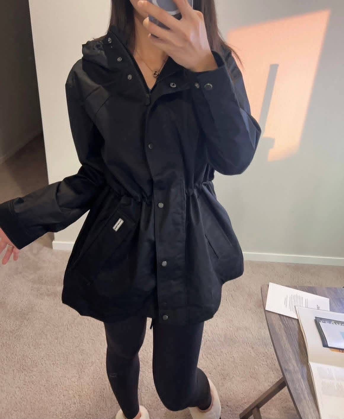 [USW] HUNTER BLACK WOMEN'S WATERPROOF WINDBREAKER, UZZ572 (UZZ572)