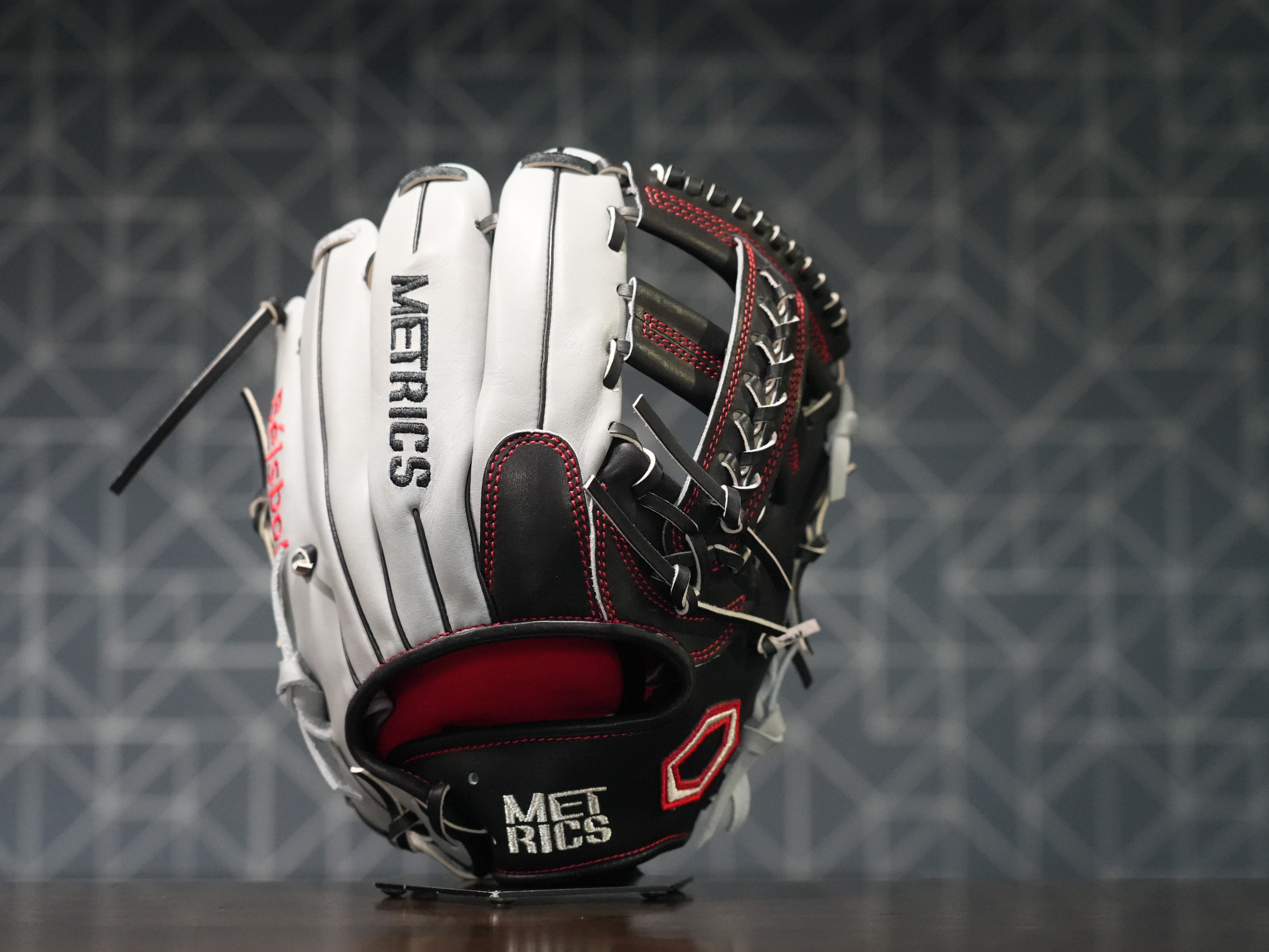 12吋 Metrics 軟硬兼用 大內野 手套 瘋牛限定版 黑x紅 M2509-040