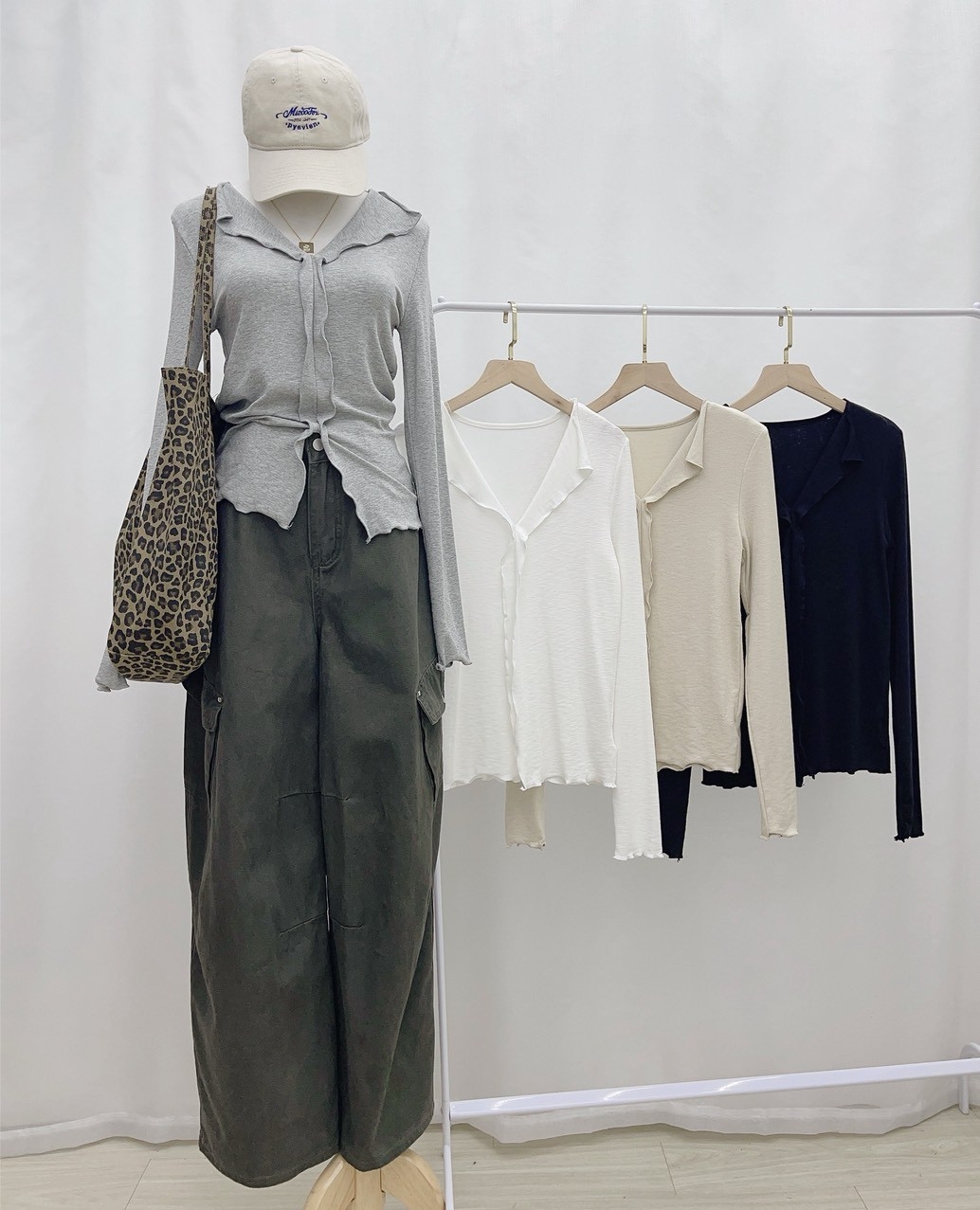 6690-木耳邊翻領上衣