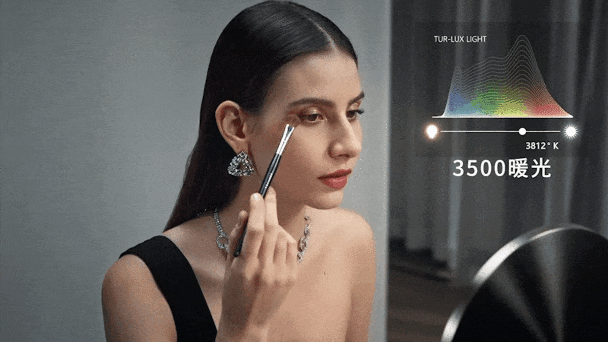 Honeywell AI 化妝鏡，AI智慧增亮，模擬自然光線柔和不刺眼，自然補光，滿足不同化妝場景光源。探索淨水器與精選家電，立即到創家iNNOHOME選購