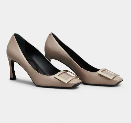1FF0101-093 ROGER VIVIER Trompette Pumps In Patent Leather Beige (SS26) #RVW40015280D1PC415 (S-EU-E)