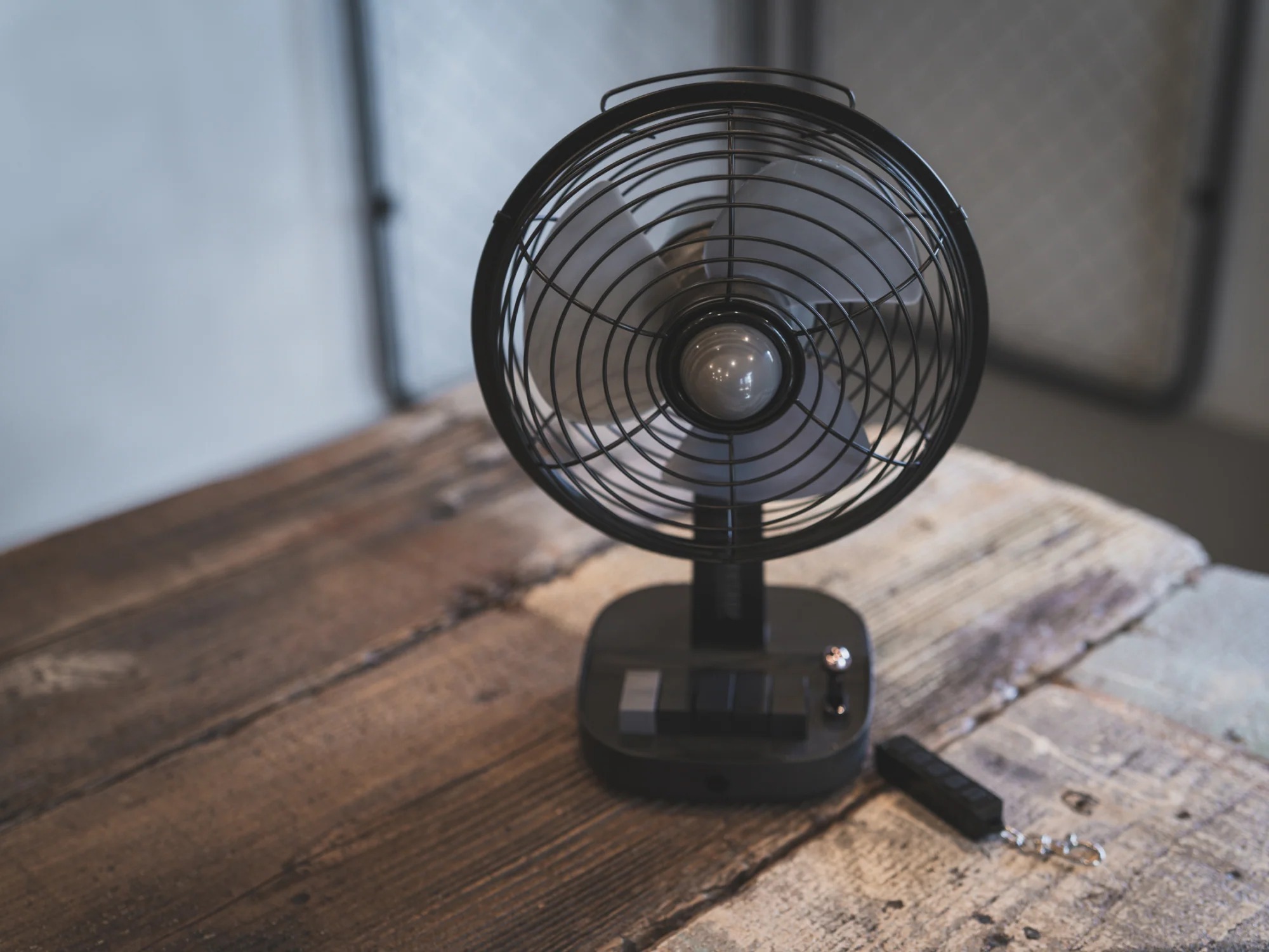 【5050WORKSHOP】RETRO DESKTOP FAN復古桌上型風扇（可遙控）