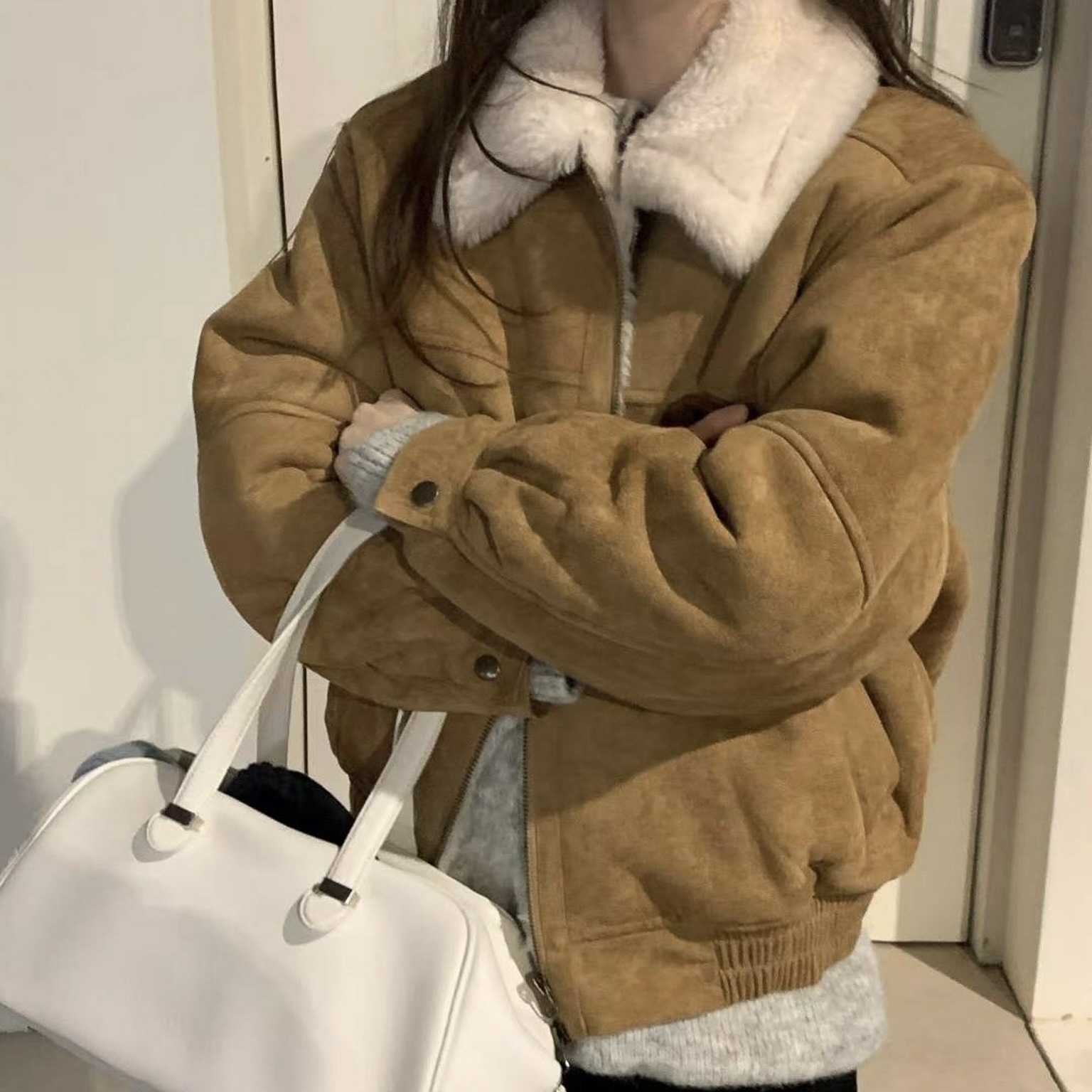 D03白毛毛麂皮復古騎士拉鍊外