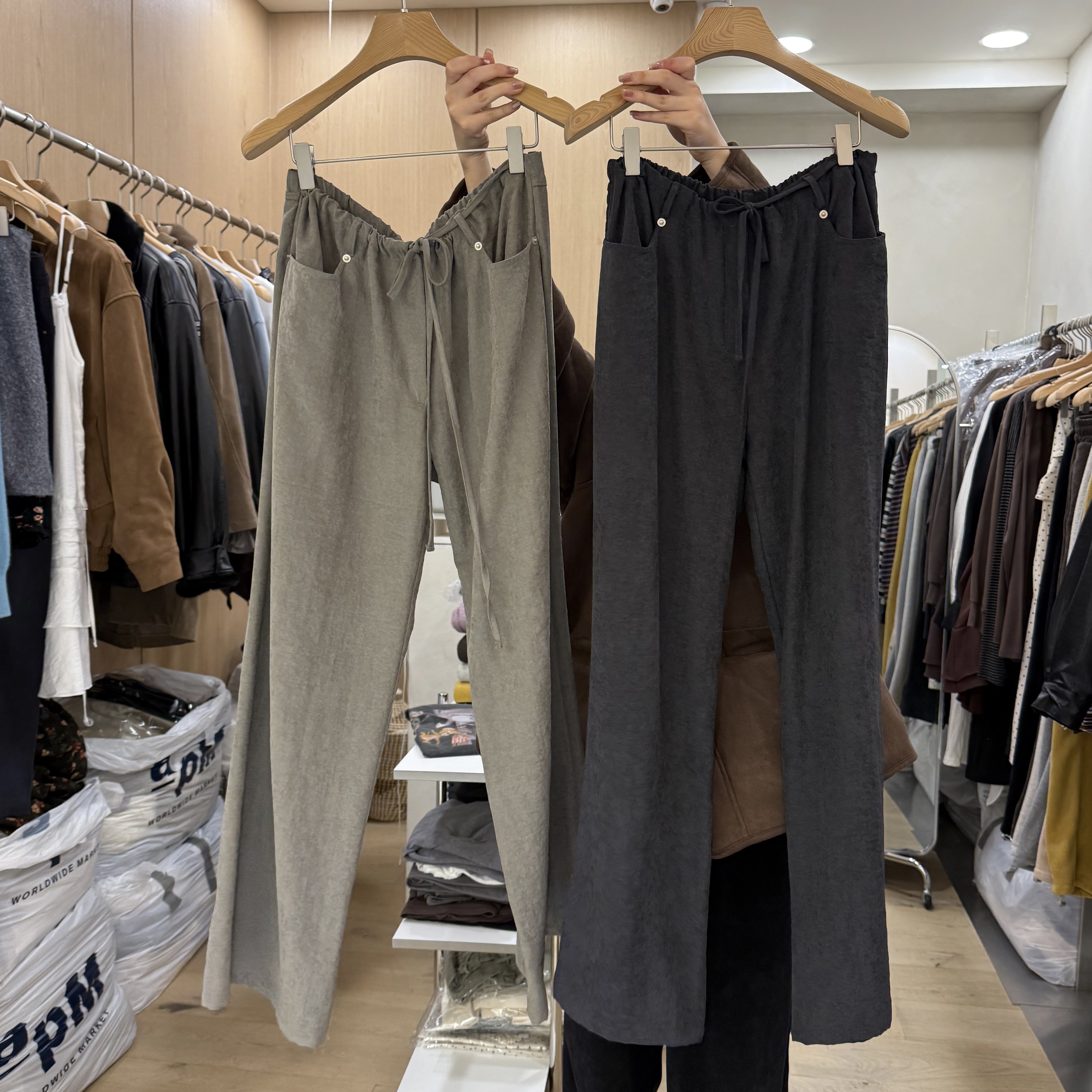 D10特殊面料紋路休閒寬褲(卡其綠)