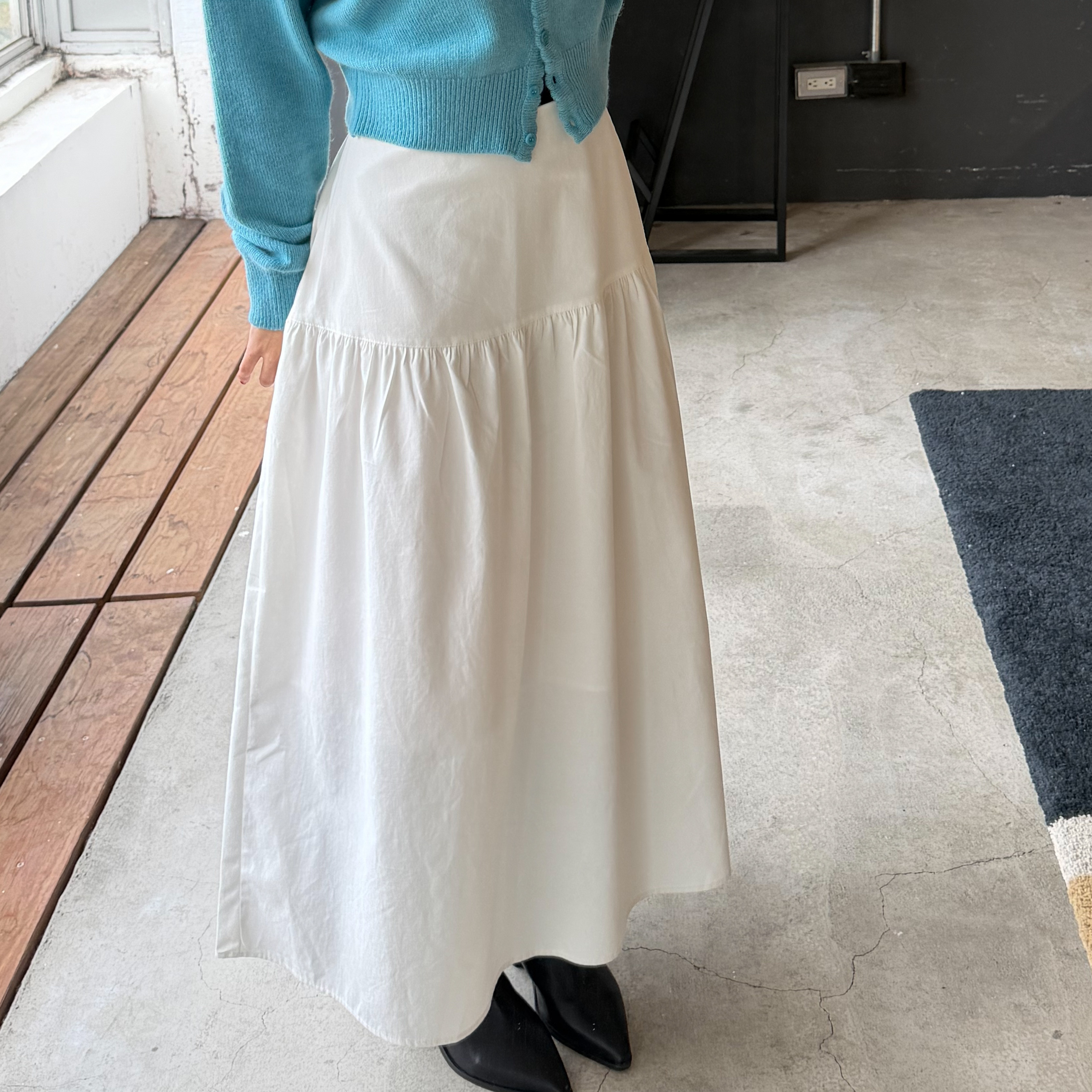 D19冬天的小姊姊微細絨白長裙