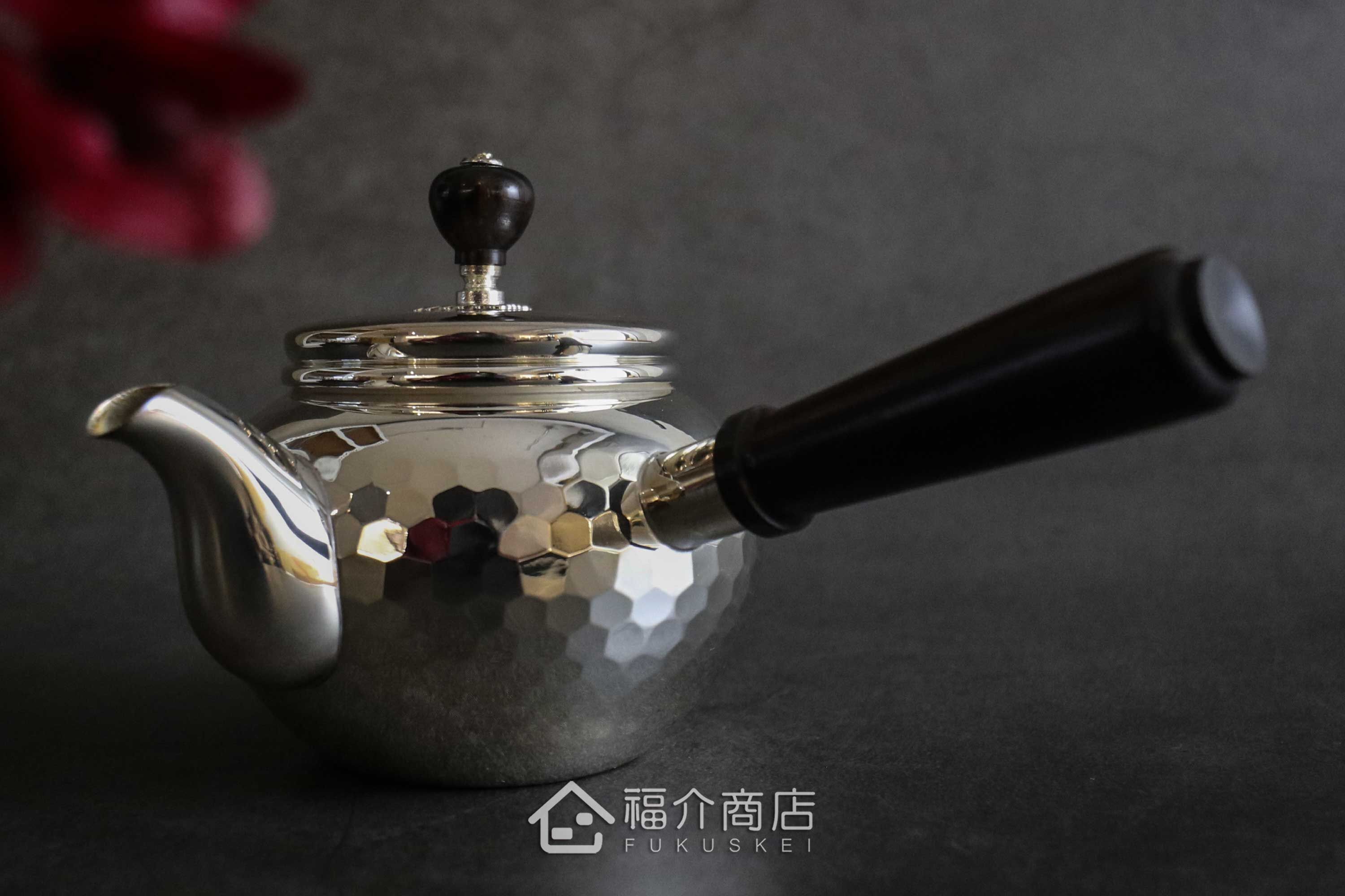 泡茶用的日本純銀茶壺