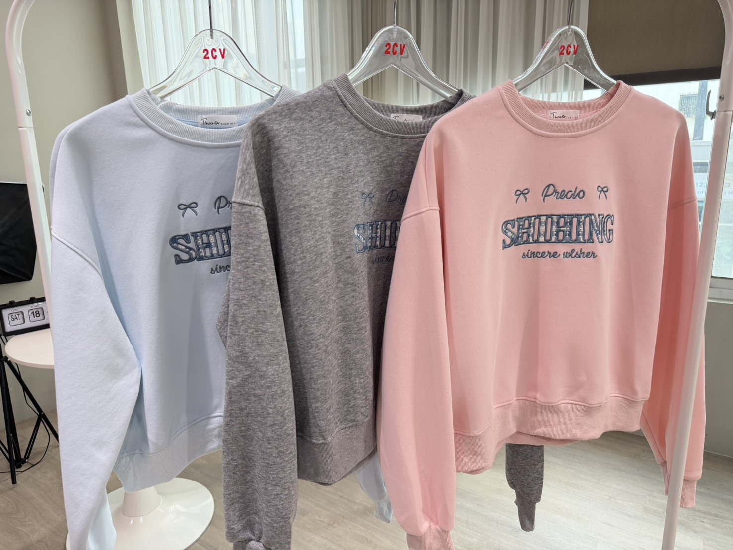 B8187-刺繡英文棉質大學T