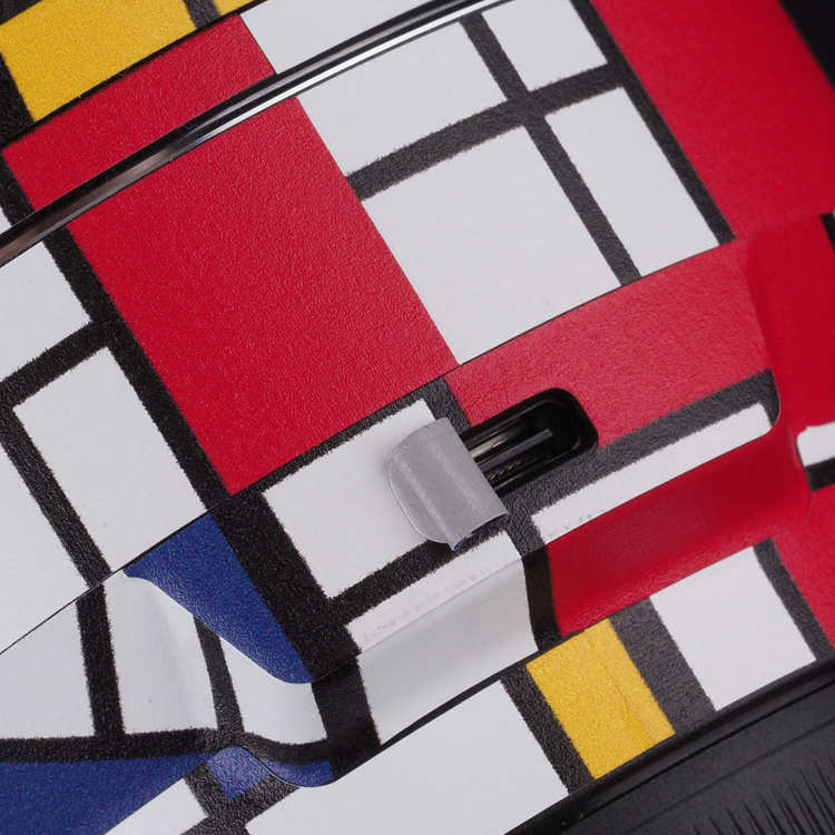 專機專屬鏡頭貼膜，LIFE+GUARD 設計風格