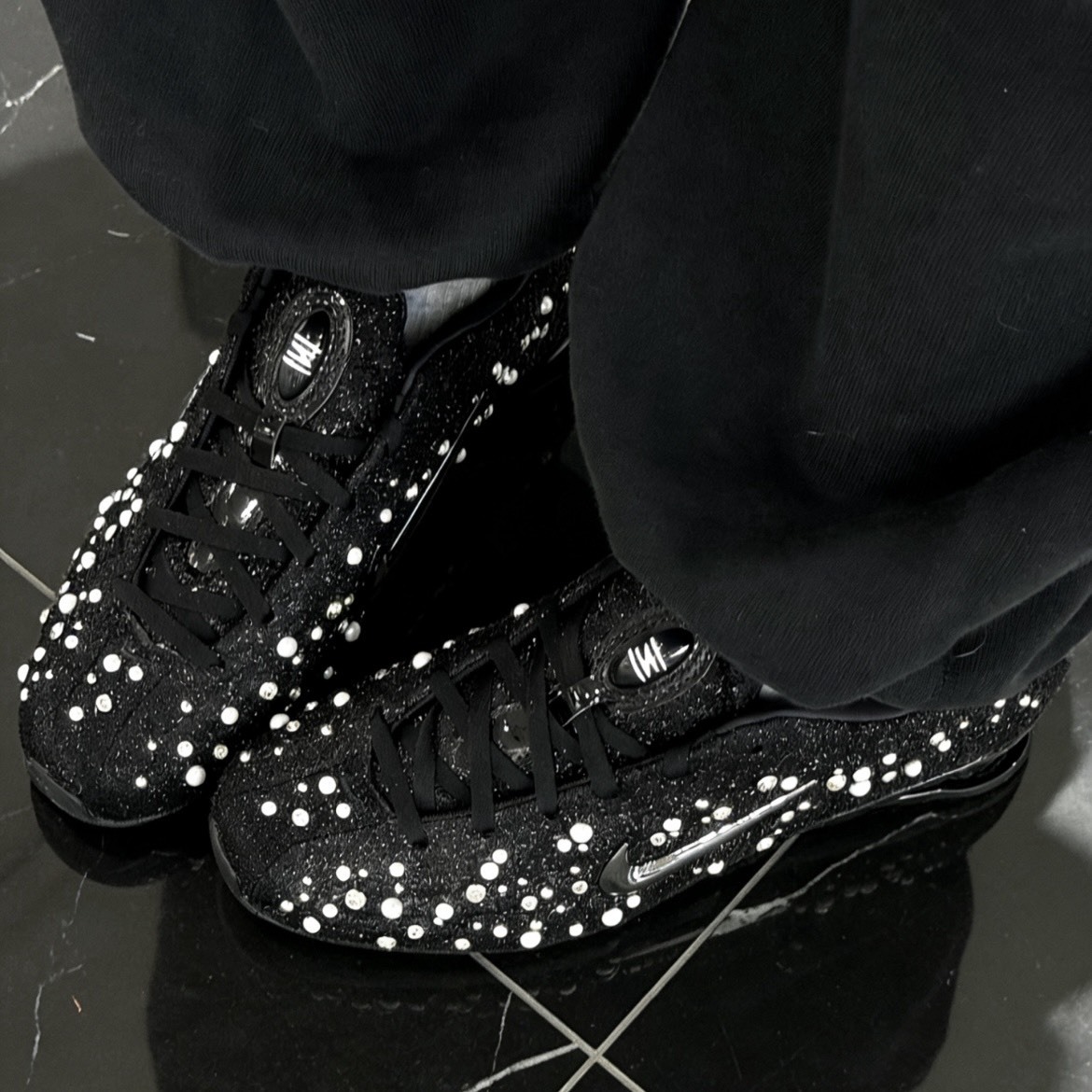 【代購】Nike SHOX Z 珍珠水鑽裝飾休閒鞋｜細閃設計 × 科技感避震｜女款 黑色