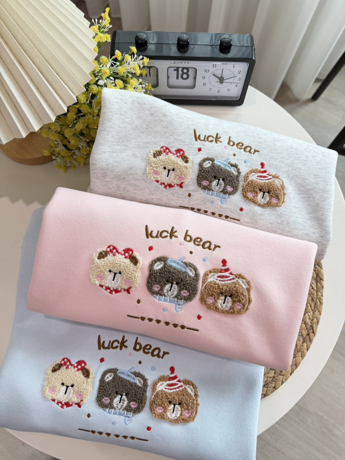 B8190-刺繡3隻熊熊棉質大學T